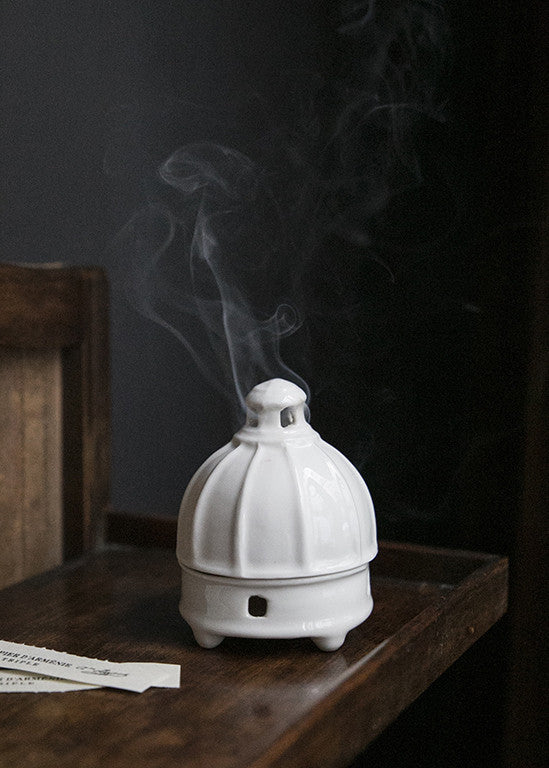 Panthéon incense burner in white porcelain