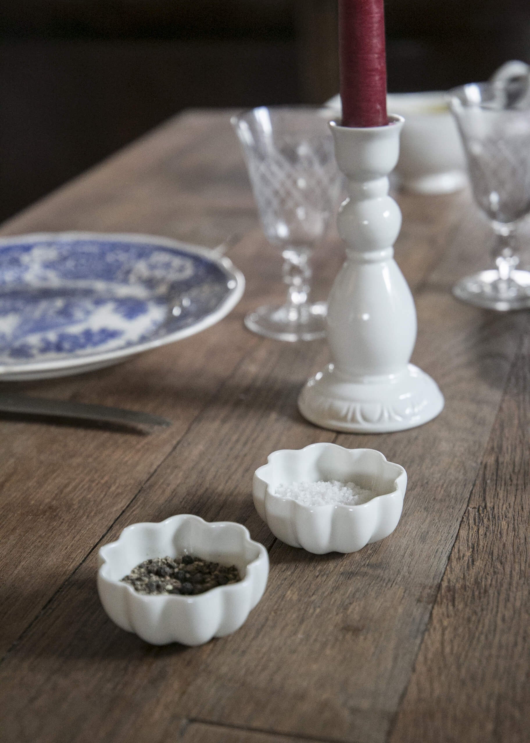 Small round Venus bowl in white porcelain