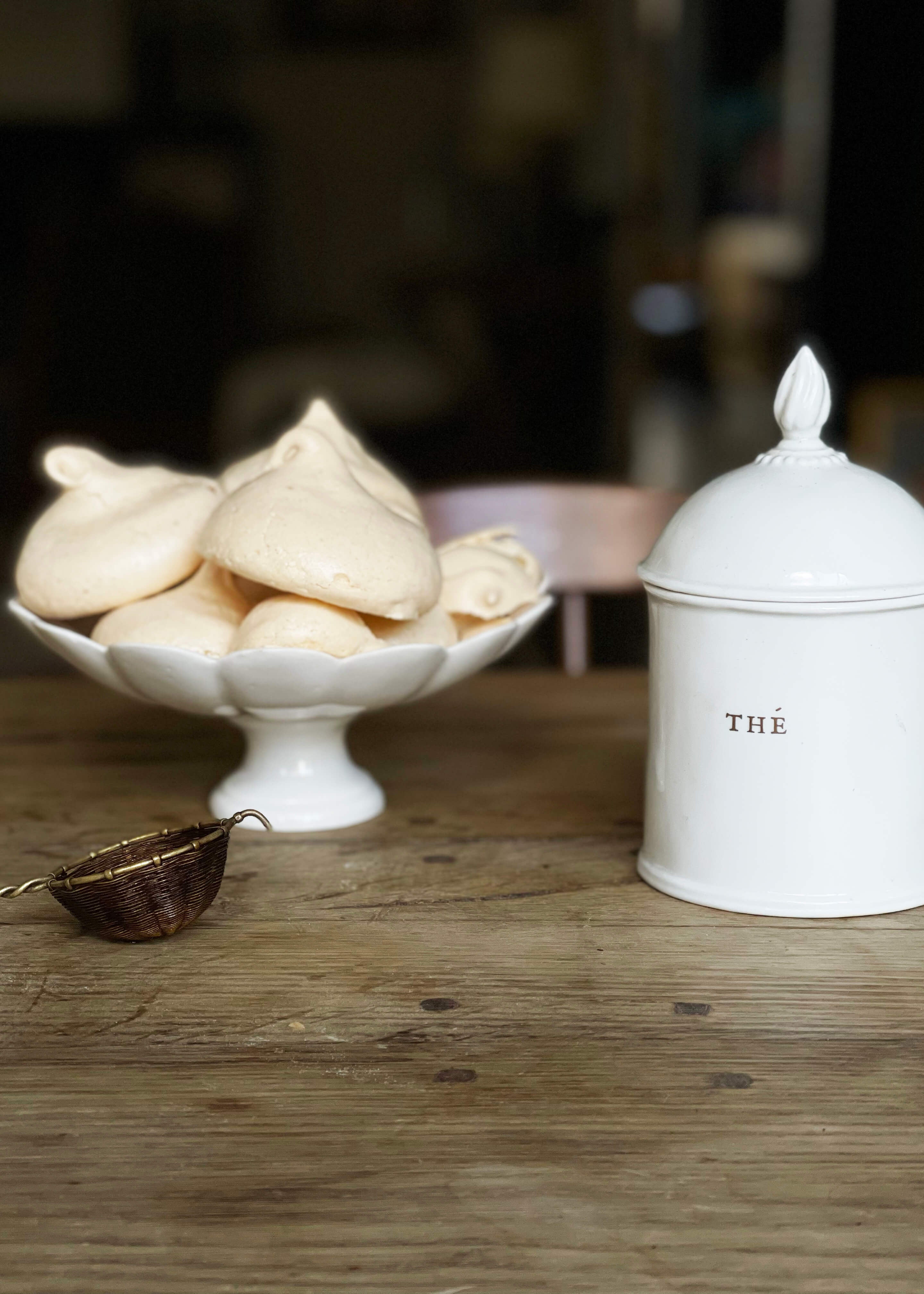 Apothecary jar small Simple model in white porcelain