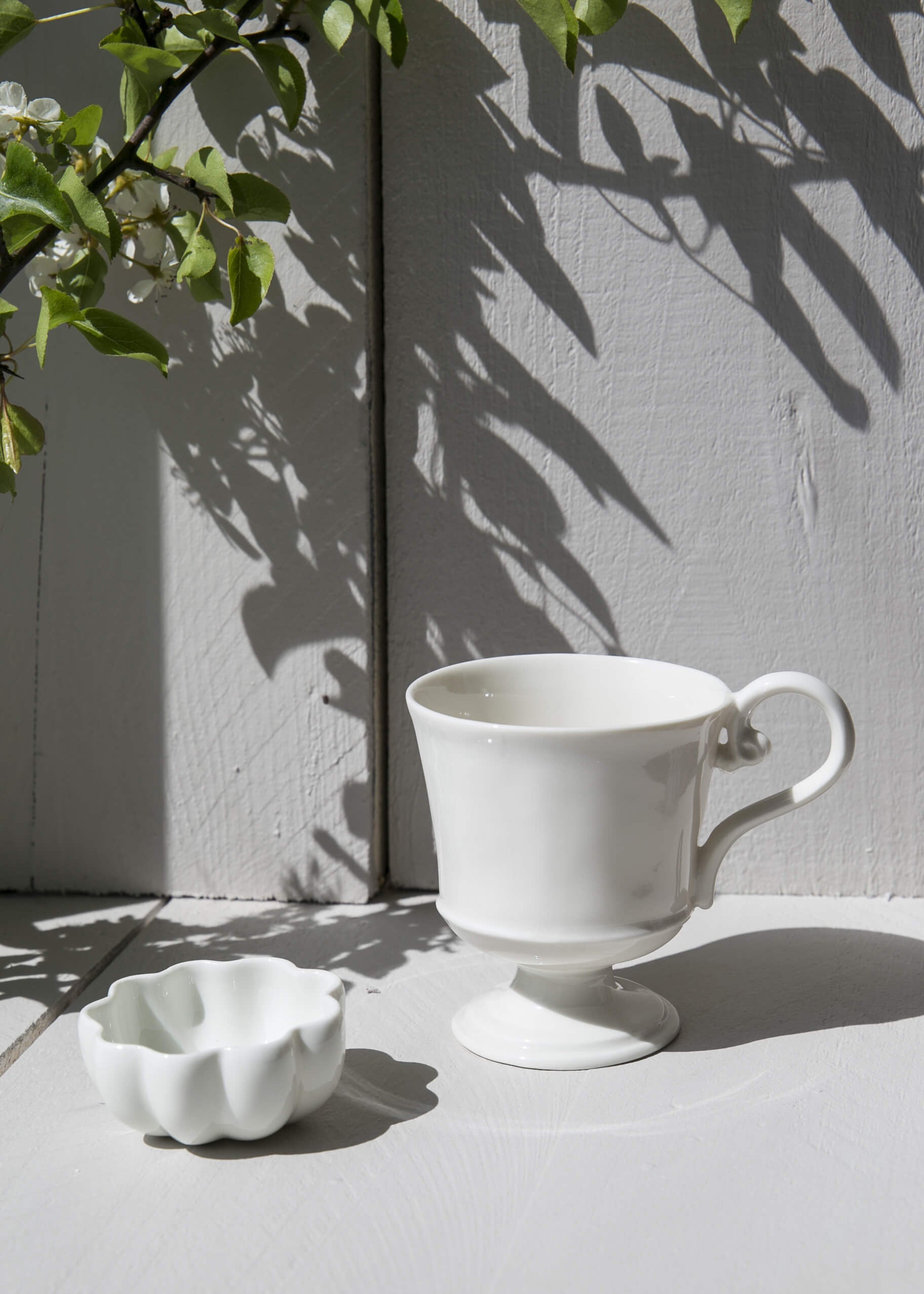 Coffee cup with handle mazagran Simple in white porcelain