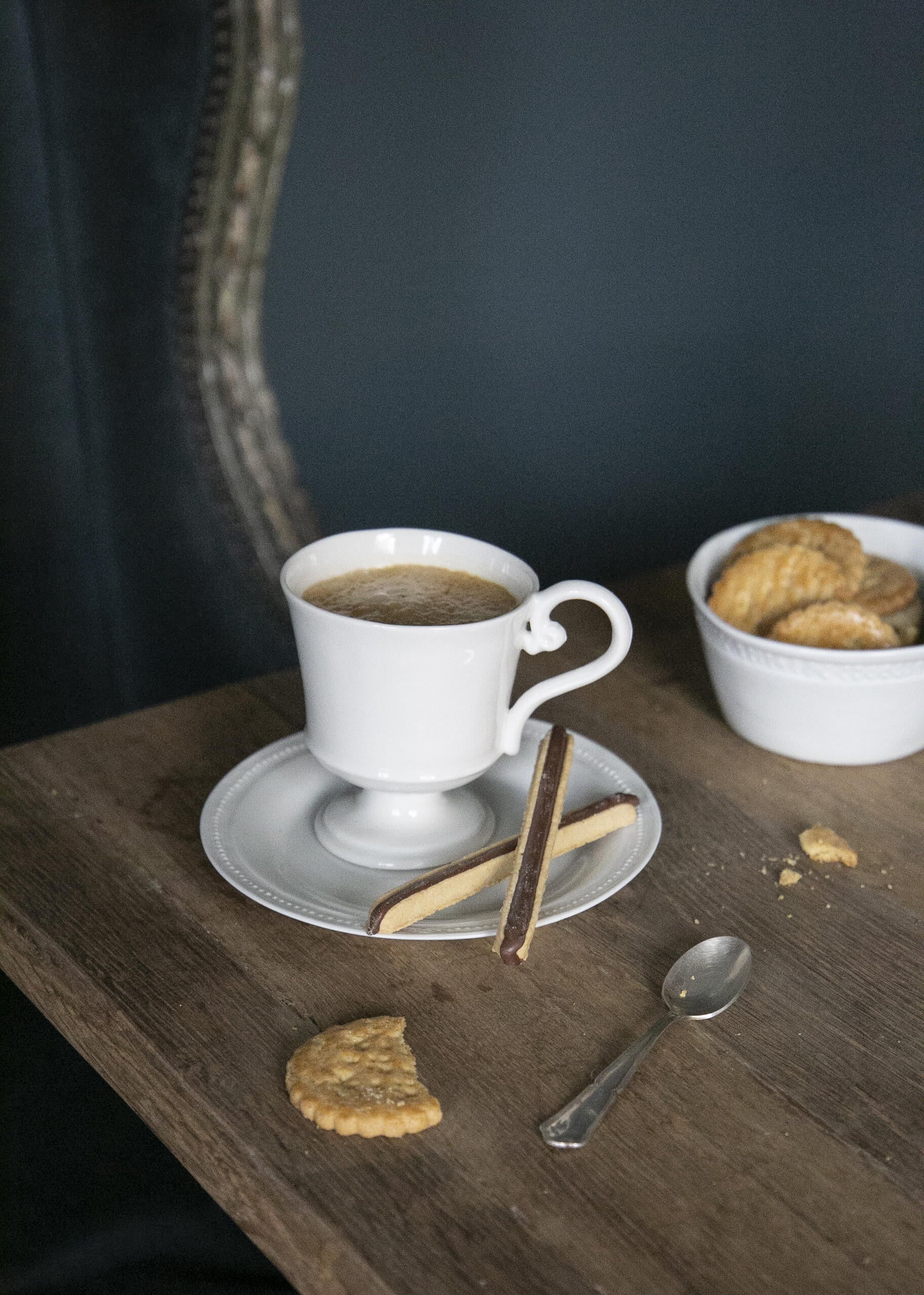 Coffee cup with handle mazagran Simple in white porcelain