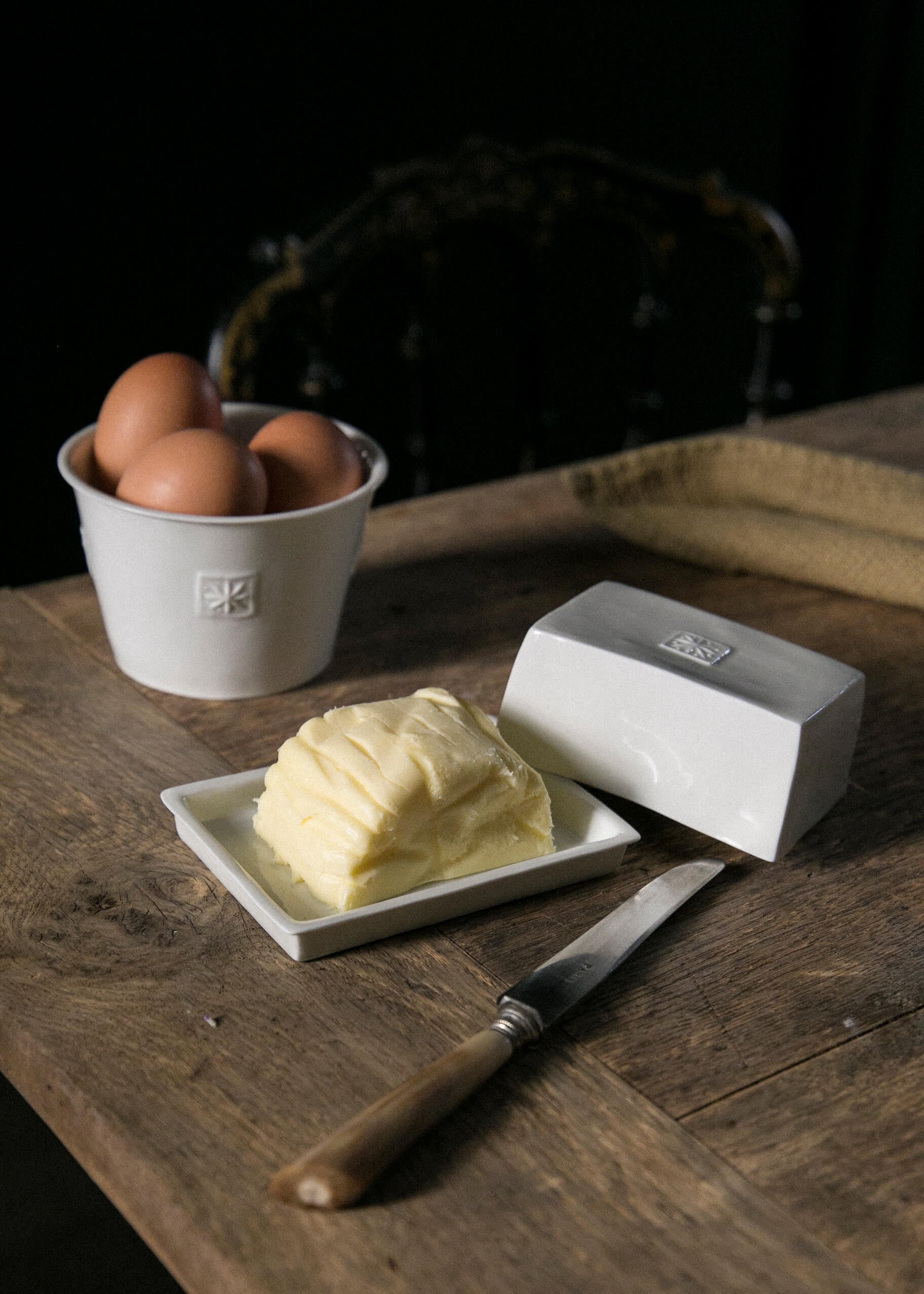 Etoile butter dish in white porcelain