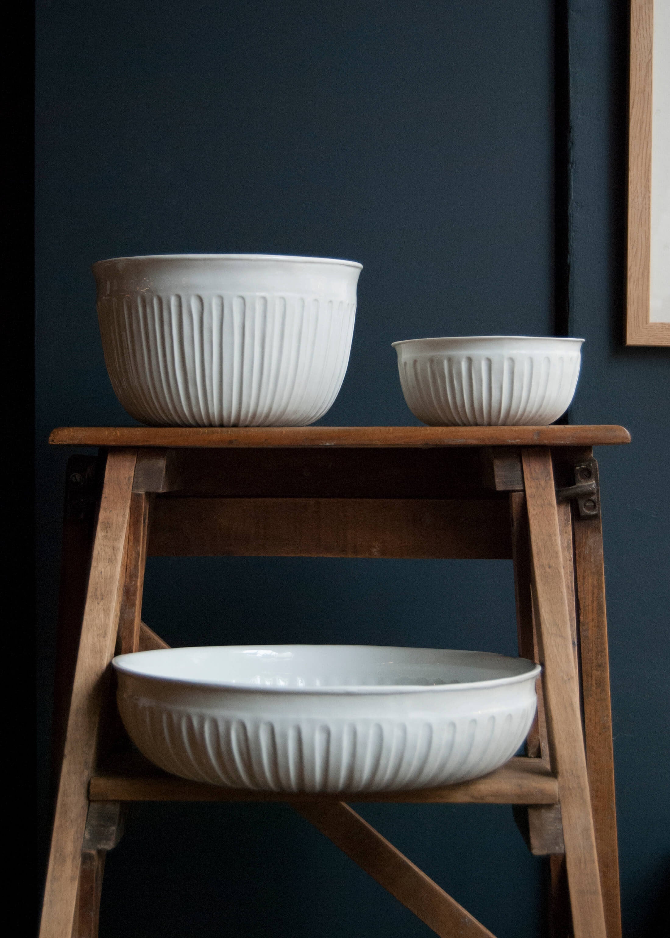 Corinthe large fruit bowl in white porcelain