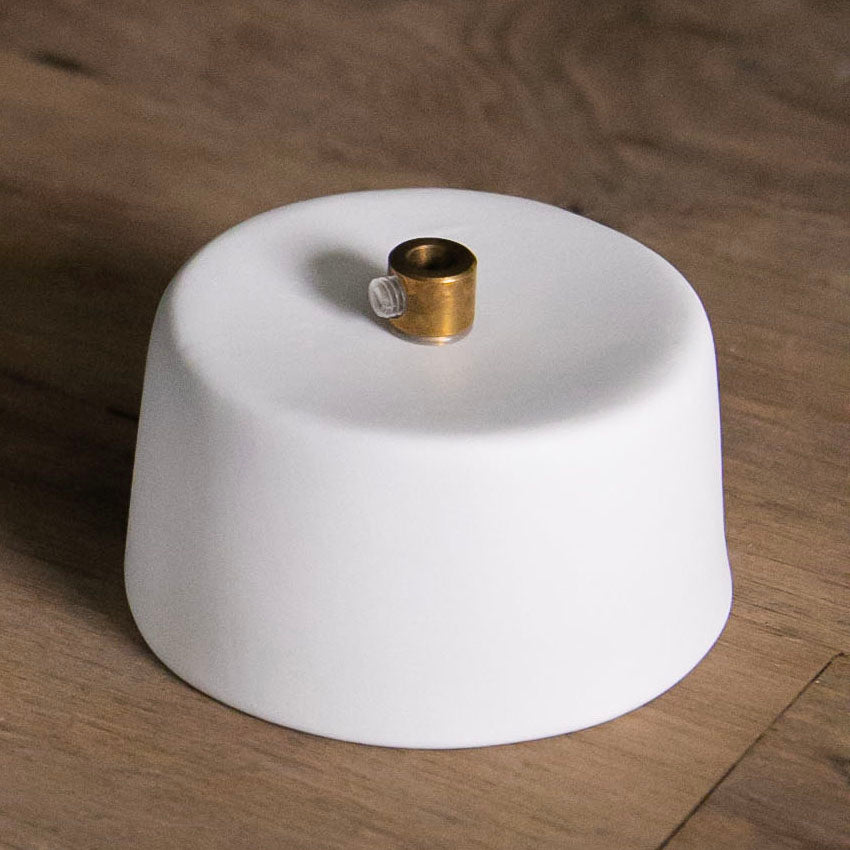 Straight ceiling rose in white porcelain