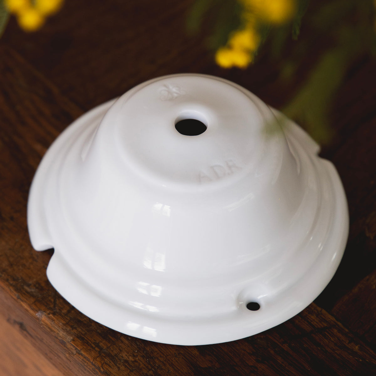 Grand cache domino rosace en porcelaine blanche