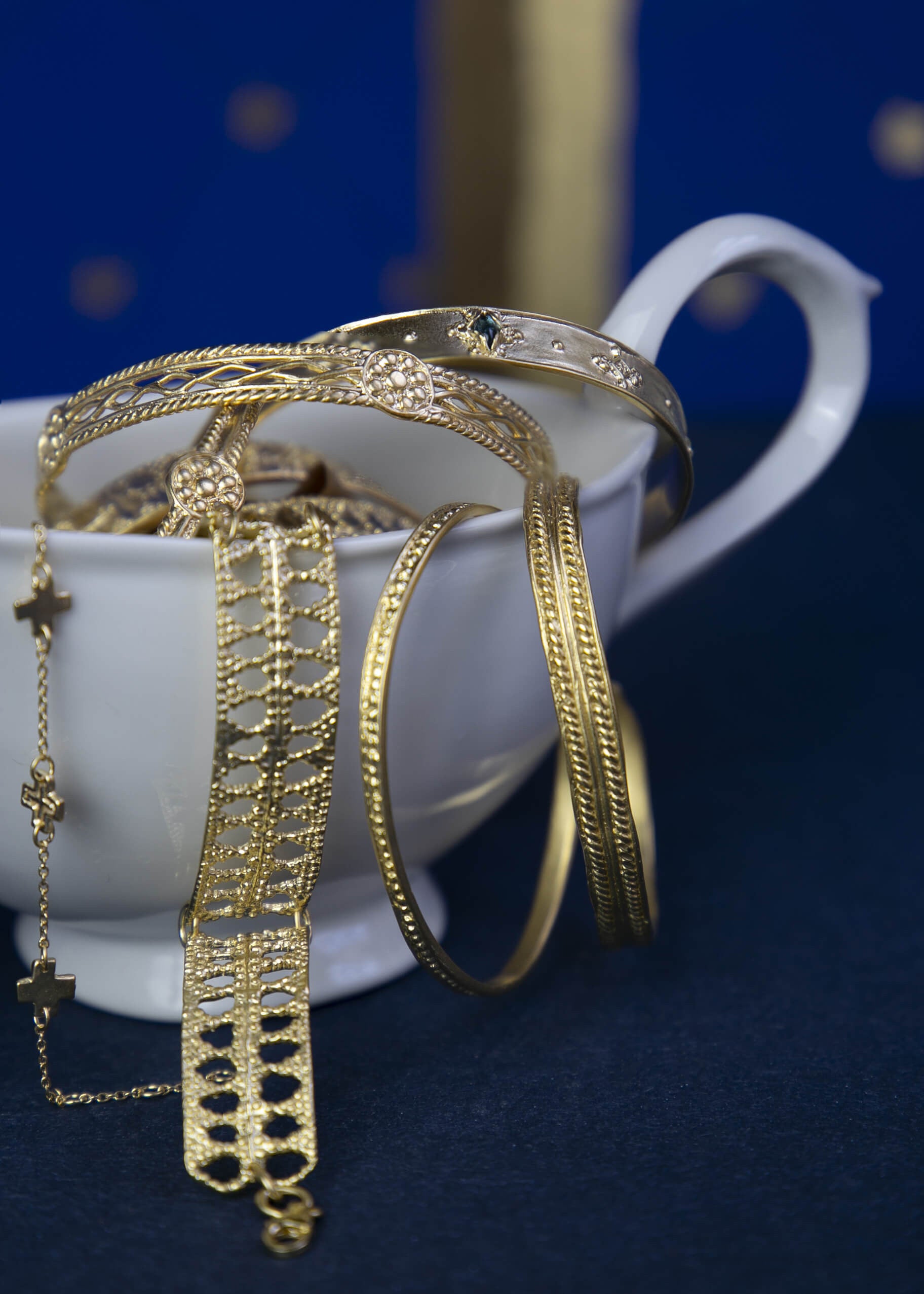 Silver-gilt bangle Lace