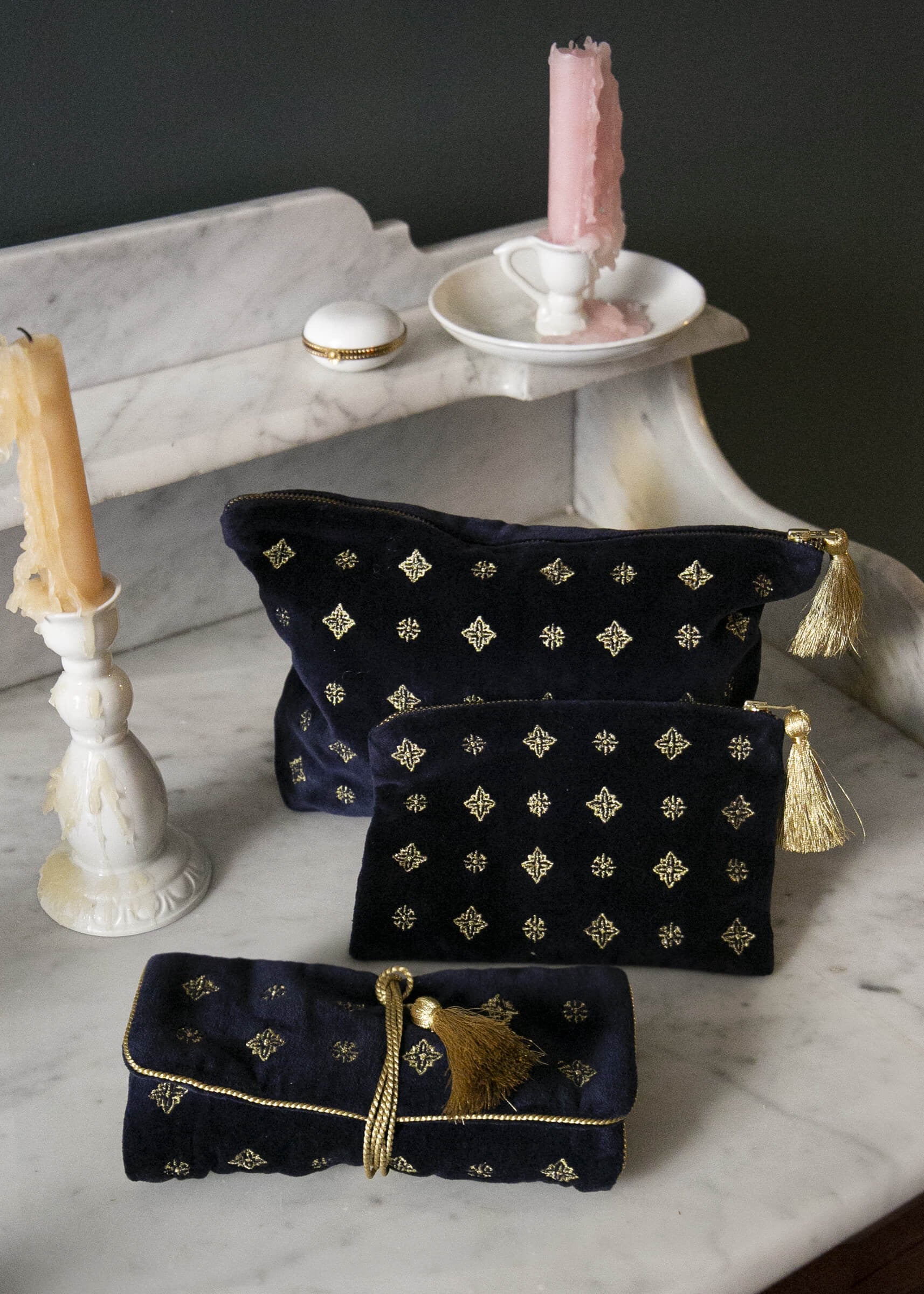 Trousse de toilette en velours bleu nuit