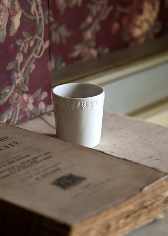 Démeter coffee tumbler in white porcelain