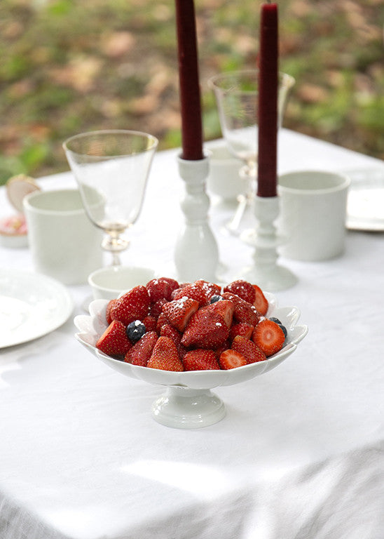 Coupe sur pied Vénus en porcelaine blanche