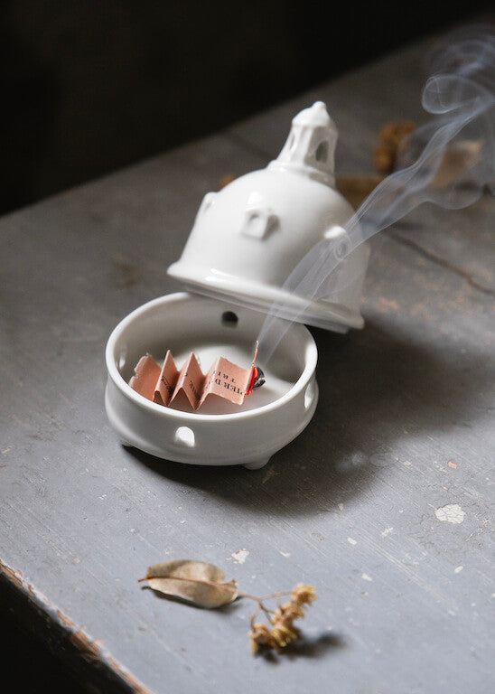 Cardinal incense burner in white porcelain