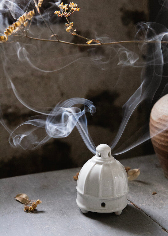 Panthéon incense burner in white porcelain