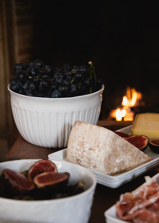 Corinthe round salad bowl in white porcelain