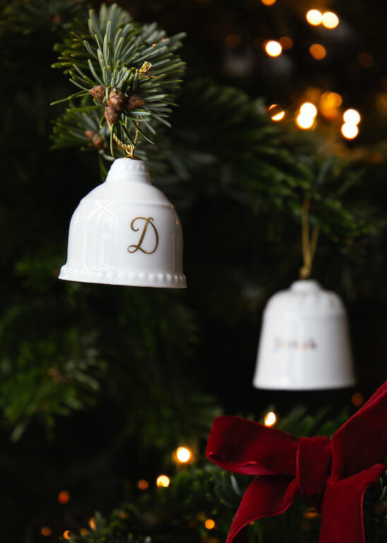Clochette De Noël En Porcelaine - Décoration De Table Ou Sapin - 13,5x7 Cm - Son Mélodieux