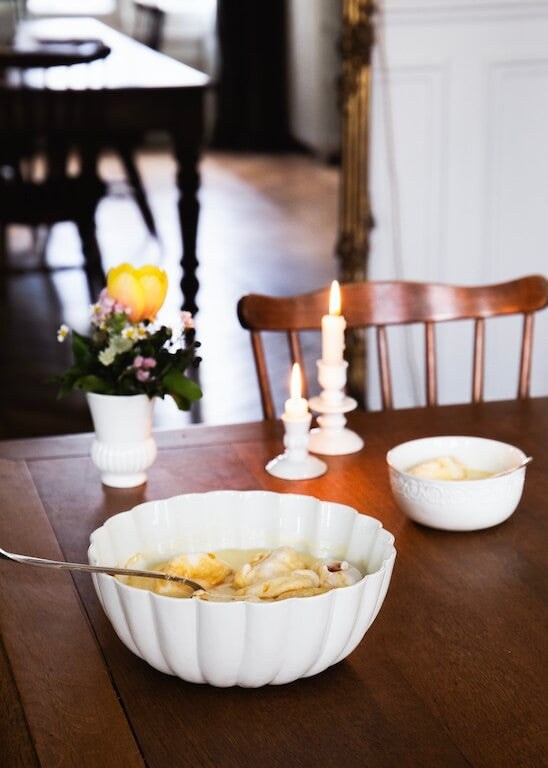 Venus salad bowl in white porcelain