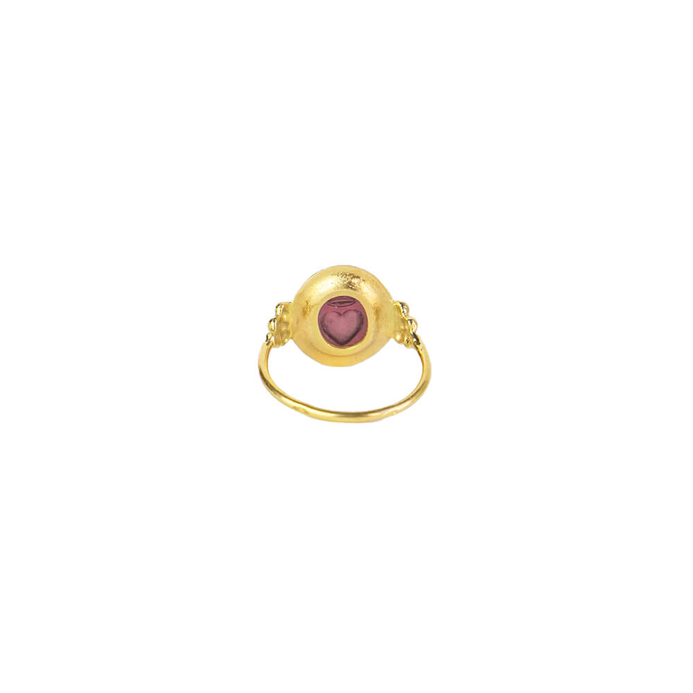 Amore 18k gold intaglio ring