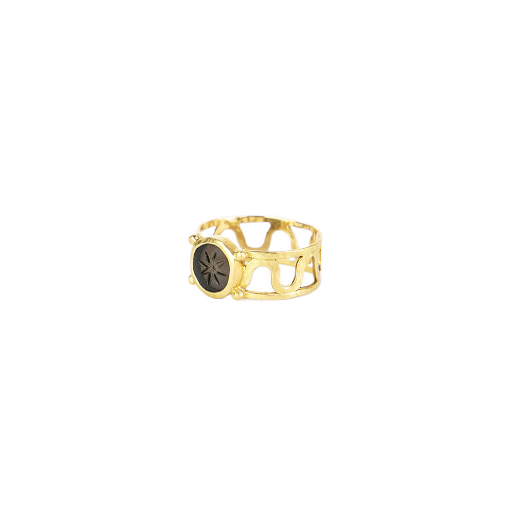 Arès 18-karat gold and black onyx intaglio ring