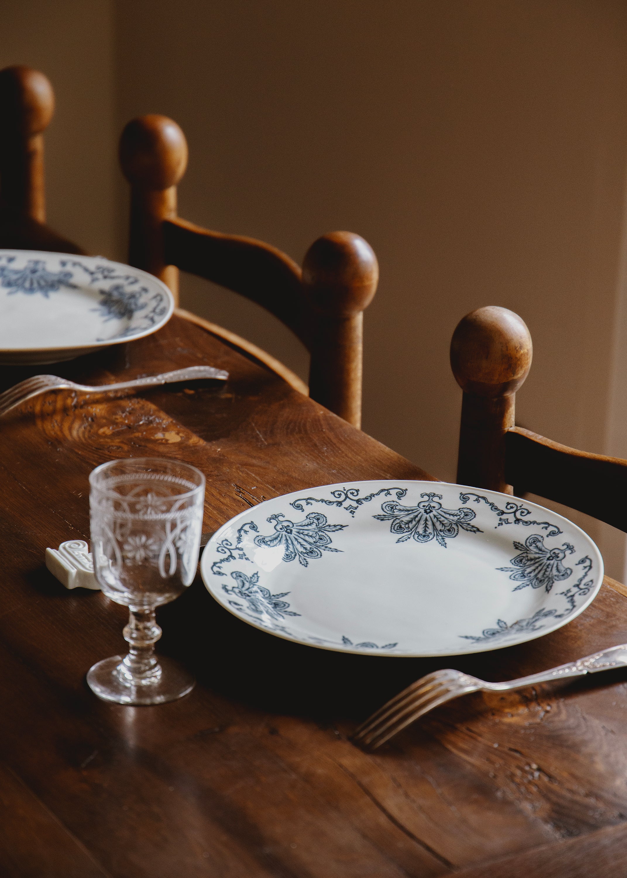 Assiette à dîner Plume en porcelaine blanche