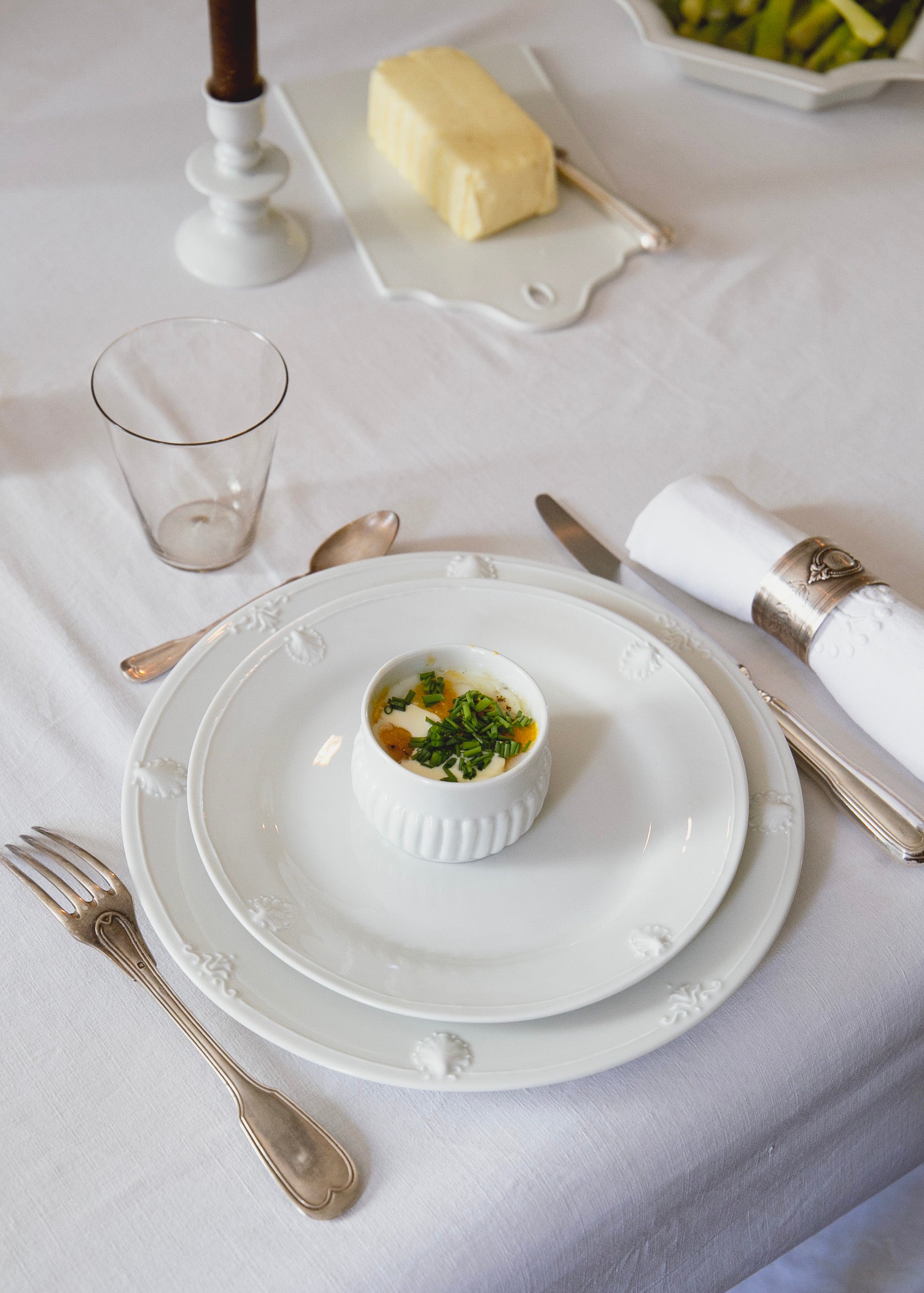 Assiette à dîner Saint Jacques en porcelaine blanche