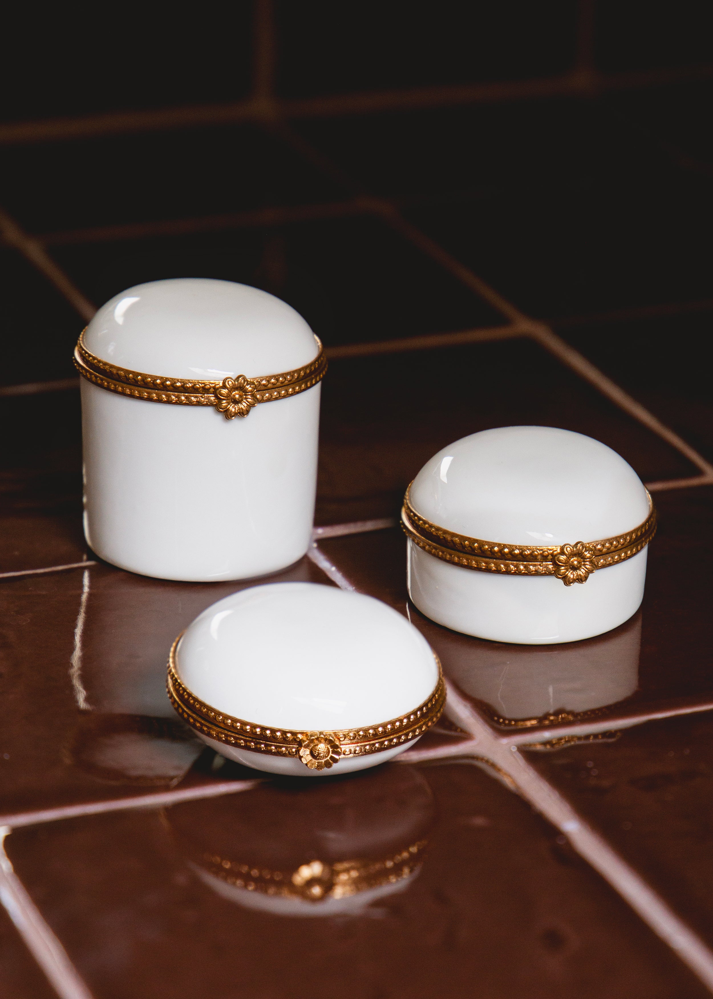 Boite à bijoux sertie en porcelaine blanche