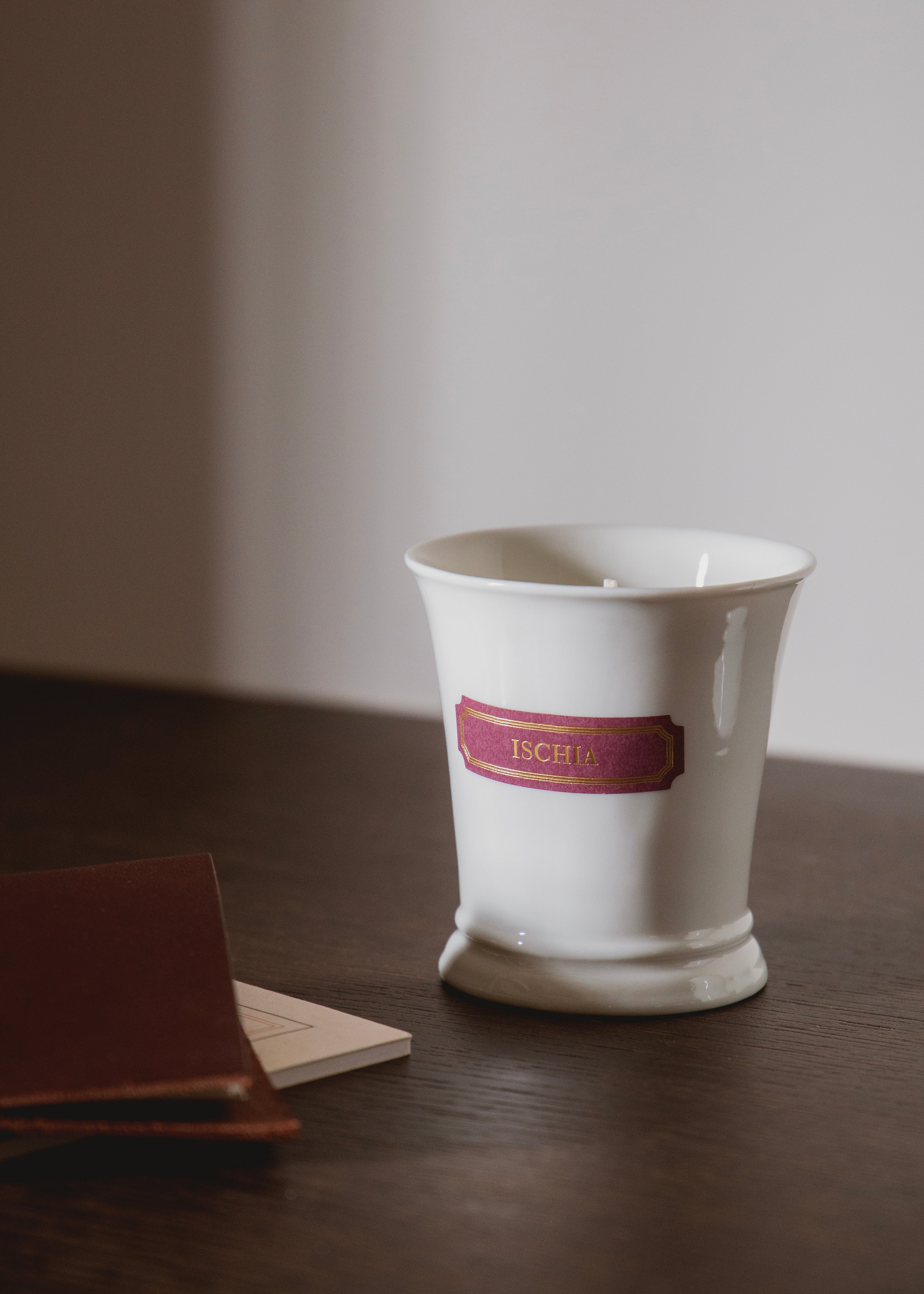 Bougie Napoléon parfumée Ischia - notes florales 40h