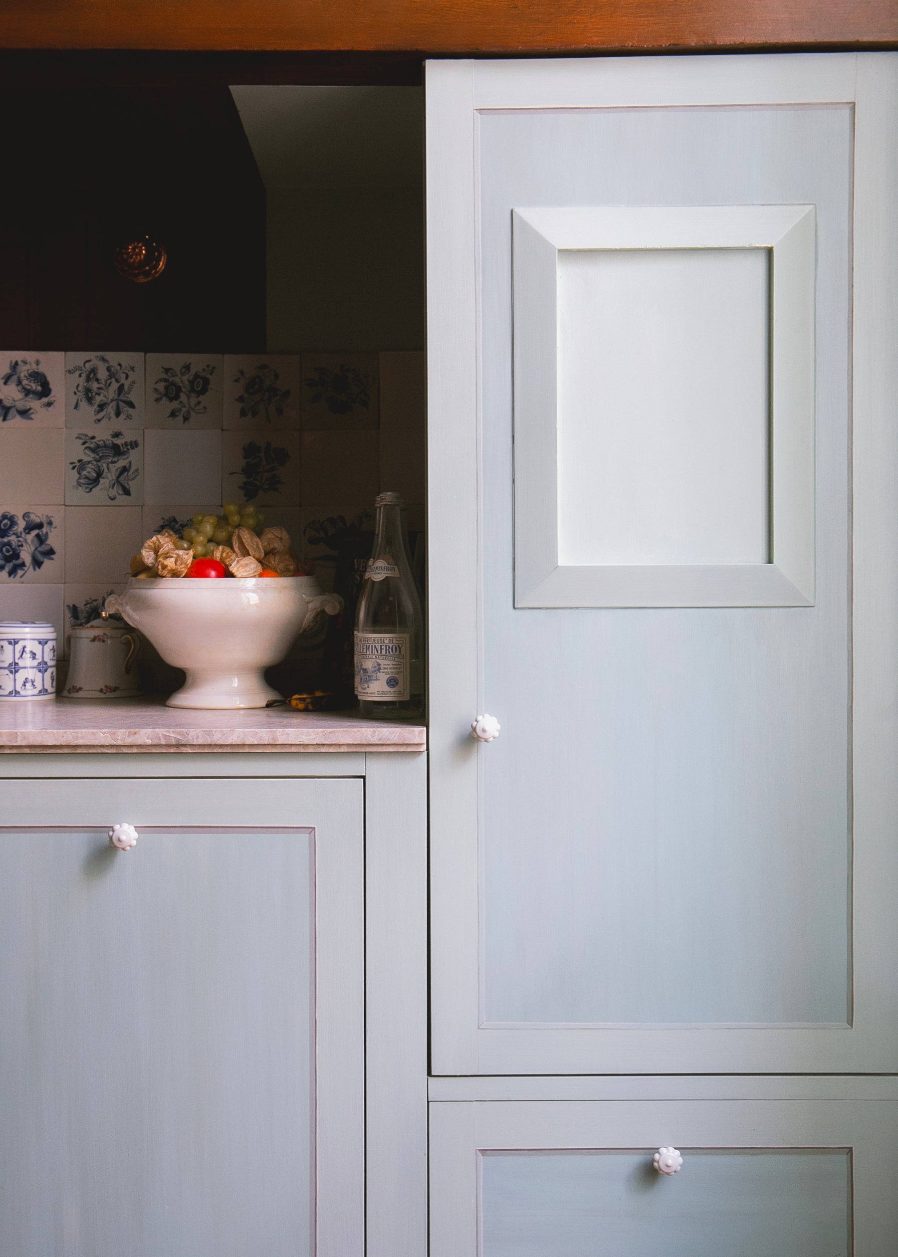 Bouton de placard en porcelaine de Limoges