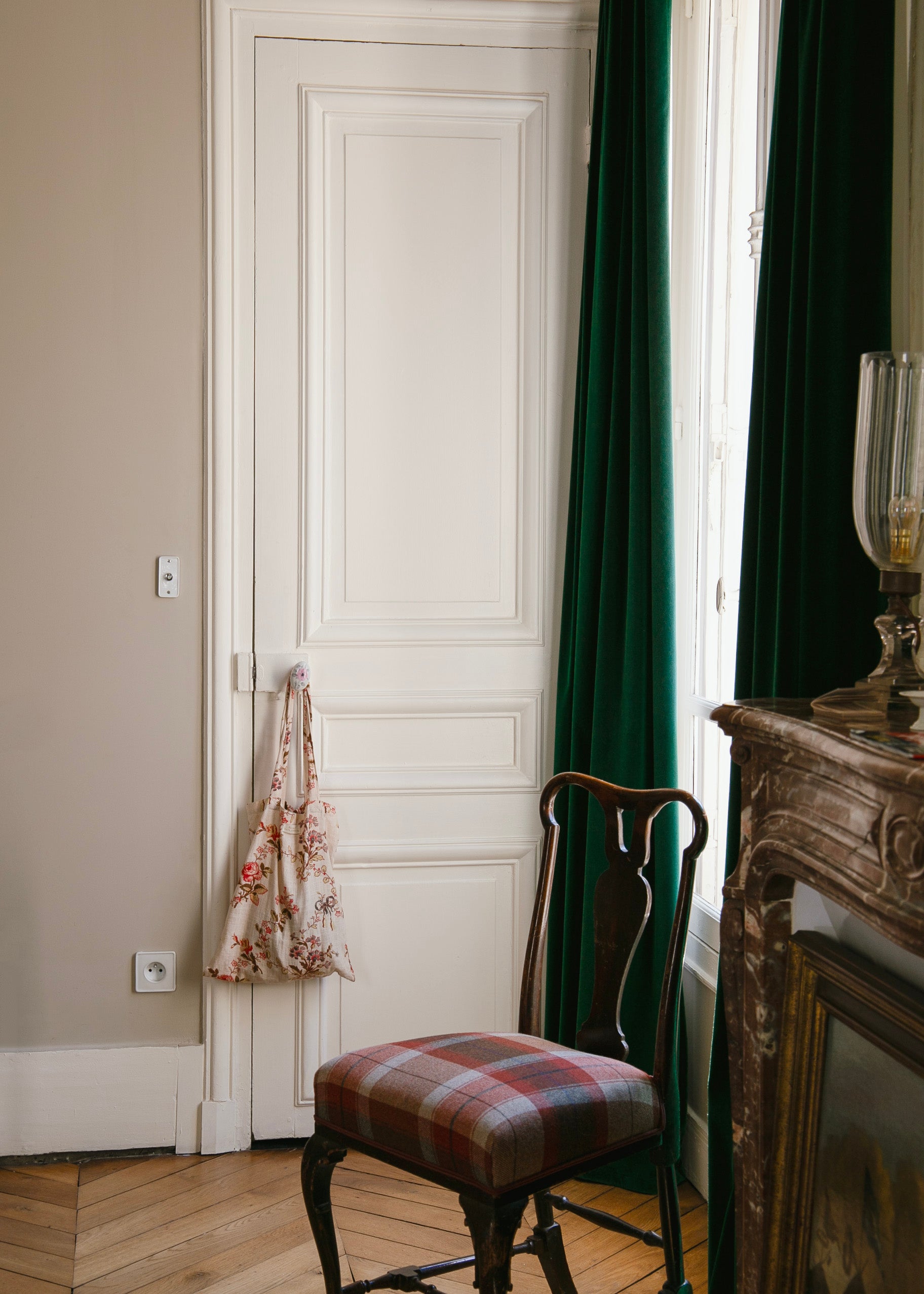 ADR x HI Single Switch in White Porcelain