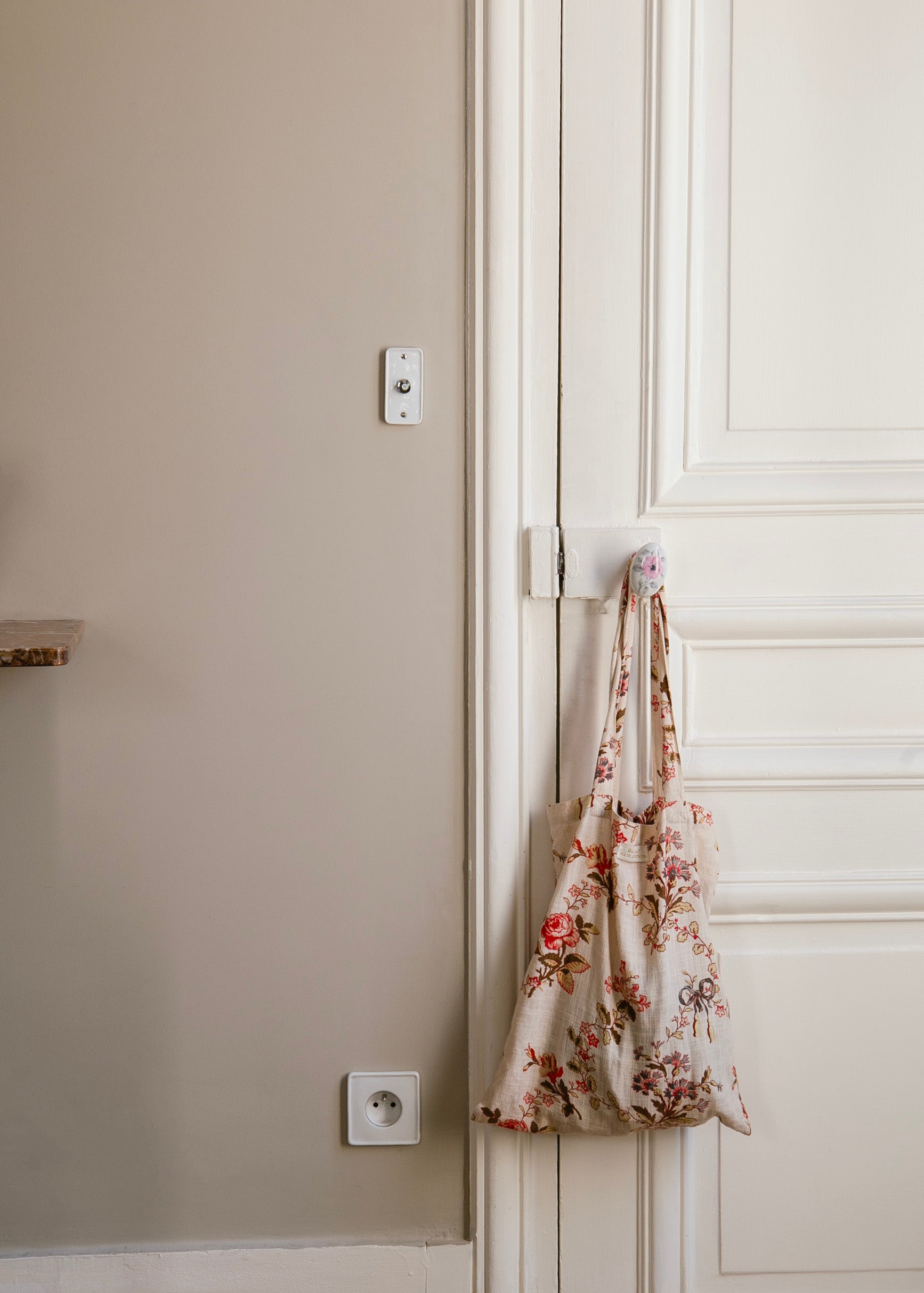 ADR x HI Single Doorbell in White Porcelain