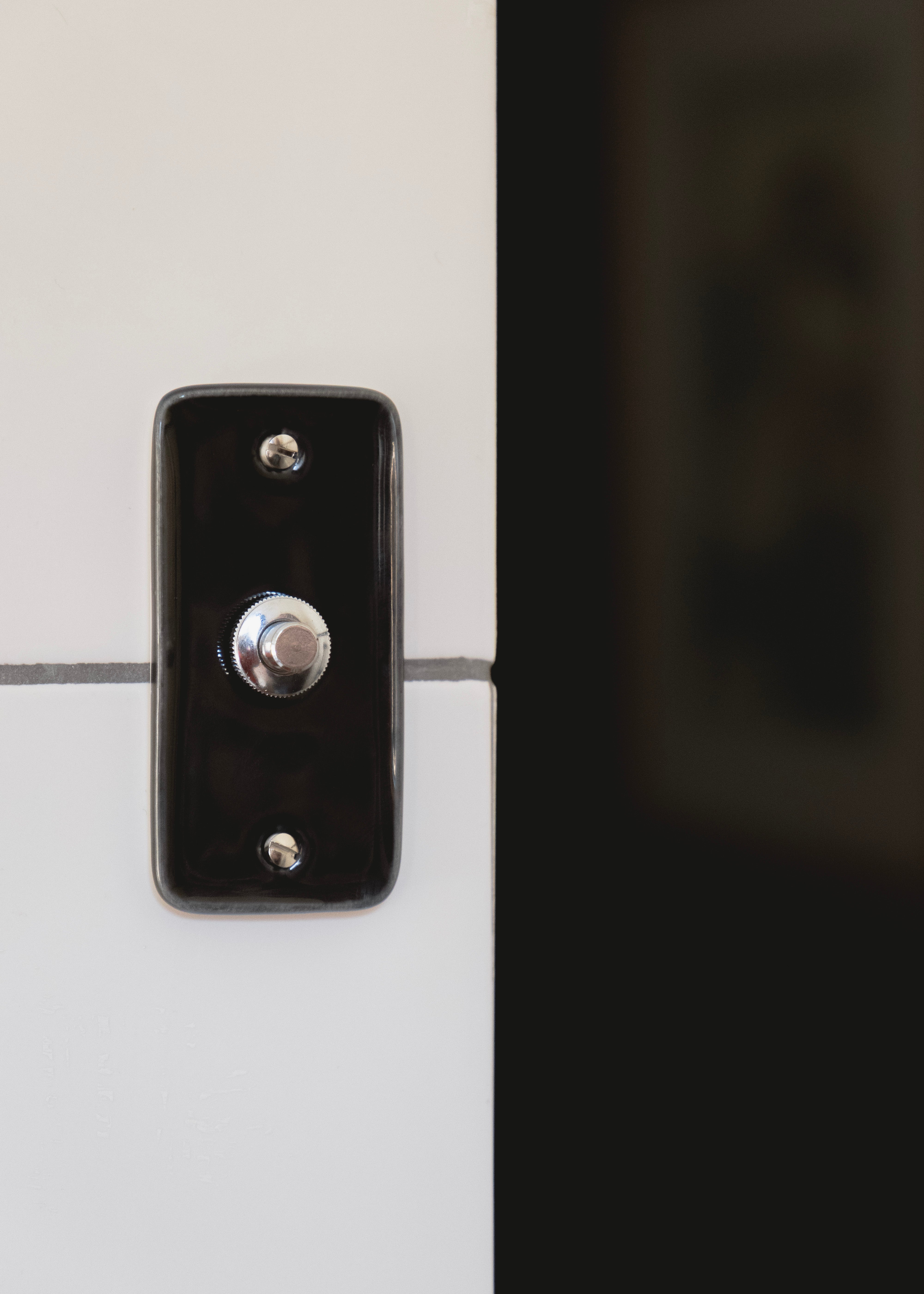 ADR x HI Single Doorbell in Black Porcelain
