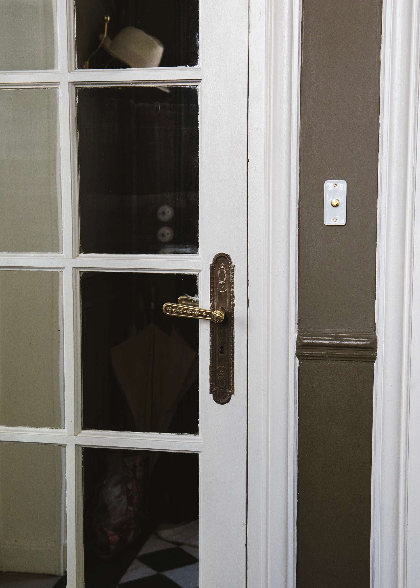 ADR x HI Single Doorbell in White Porcelain