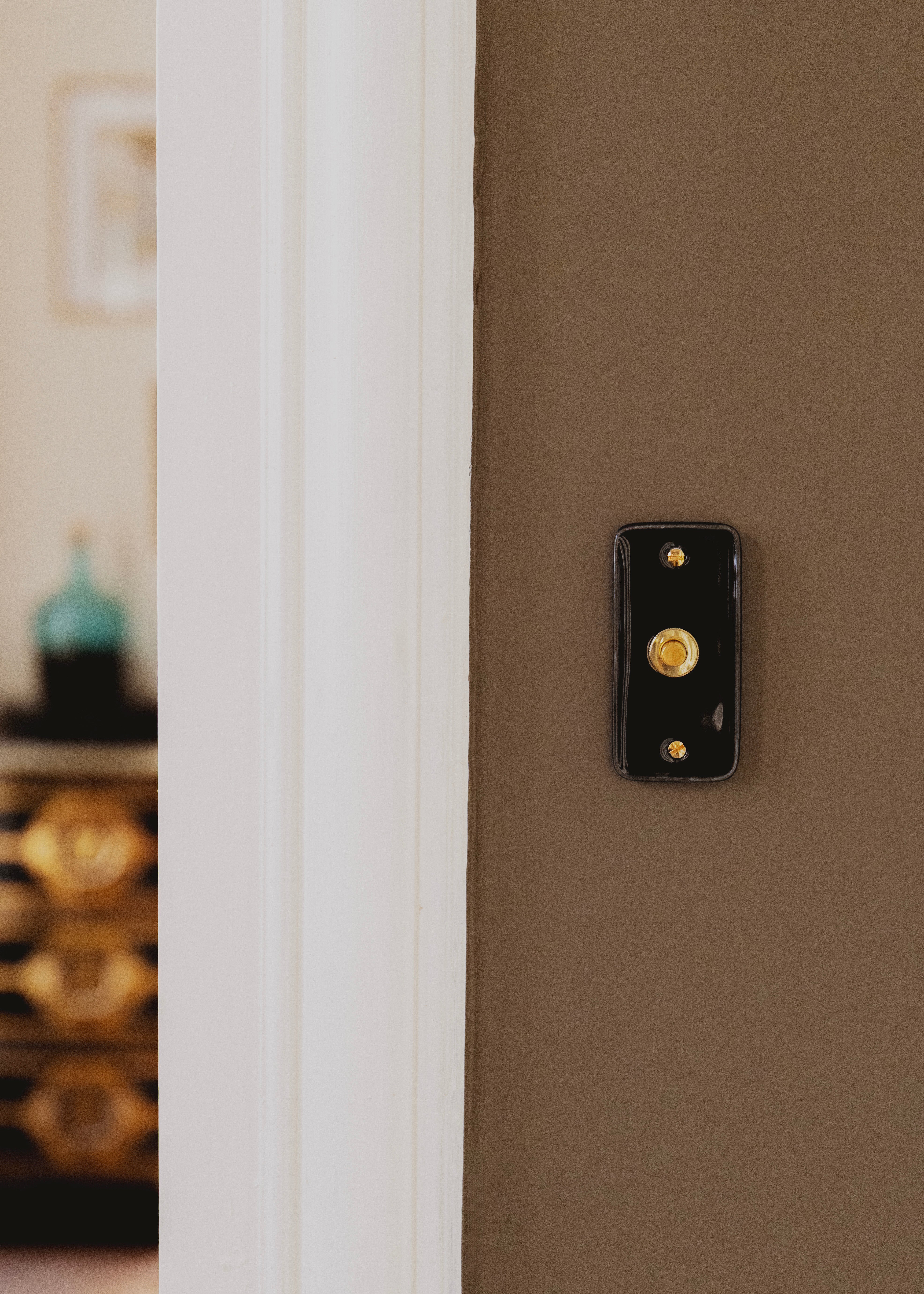 ADR x HI Single Doorbell in Black Porcelain