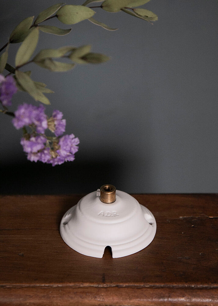 Rosace ceiling rose in white porcelain