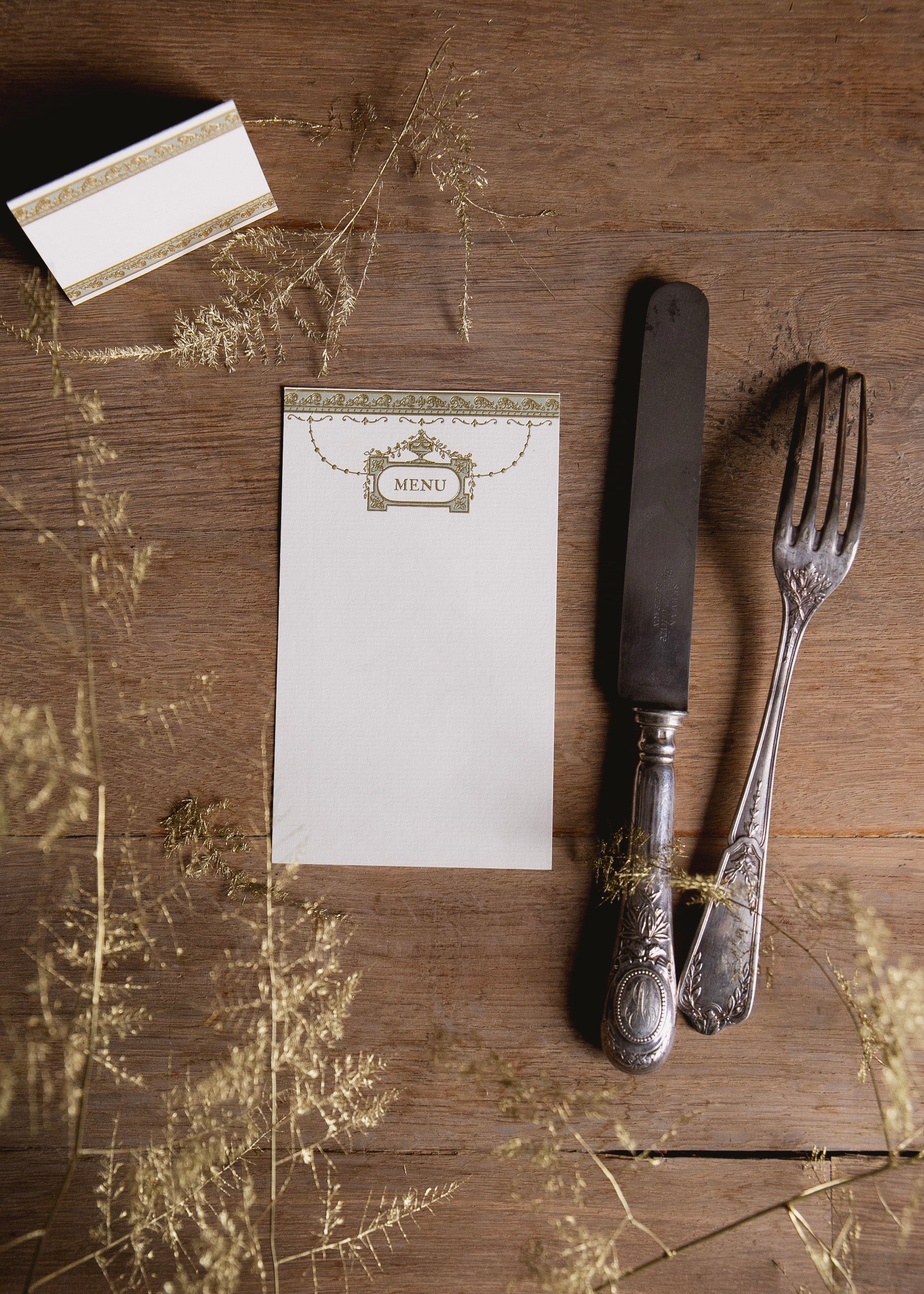 Reception stationery: Eugénie menu card and place cards