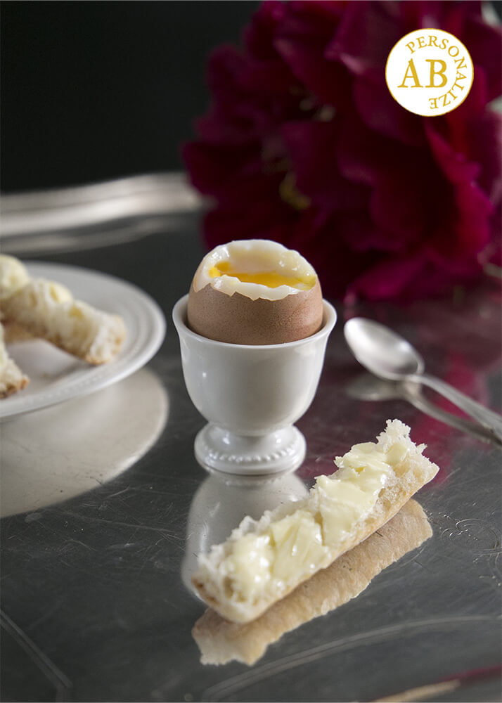 Louis XVI egg cup in white porcelain