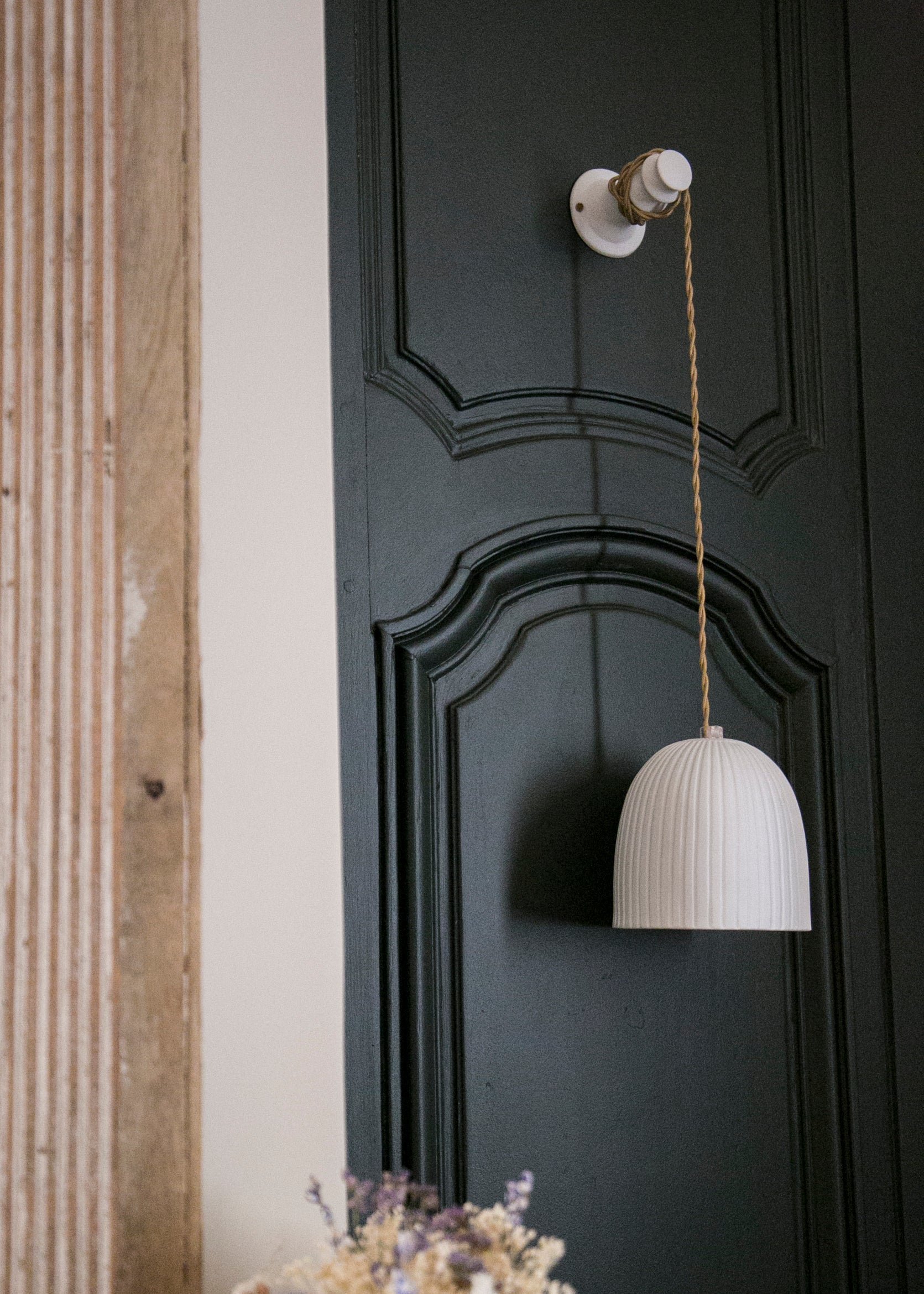 Corinthe white porcelain pendant light