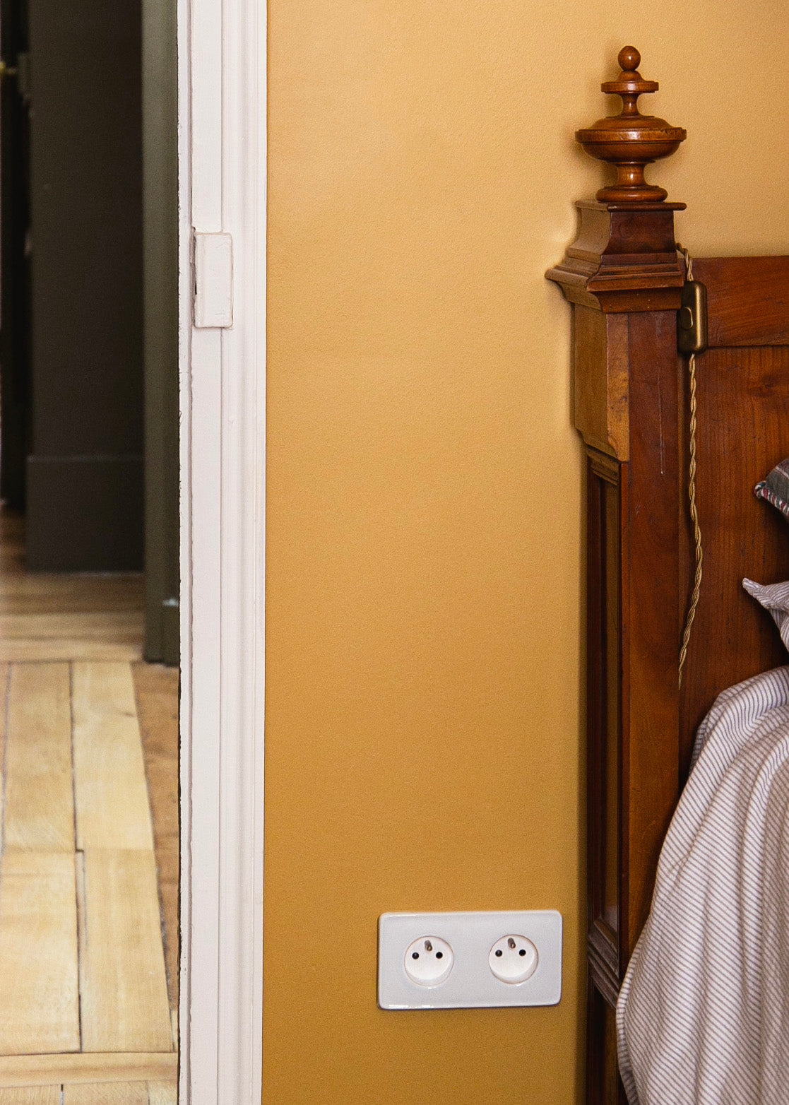 ADR x HI Double Socket in White Porcelain