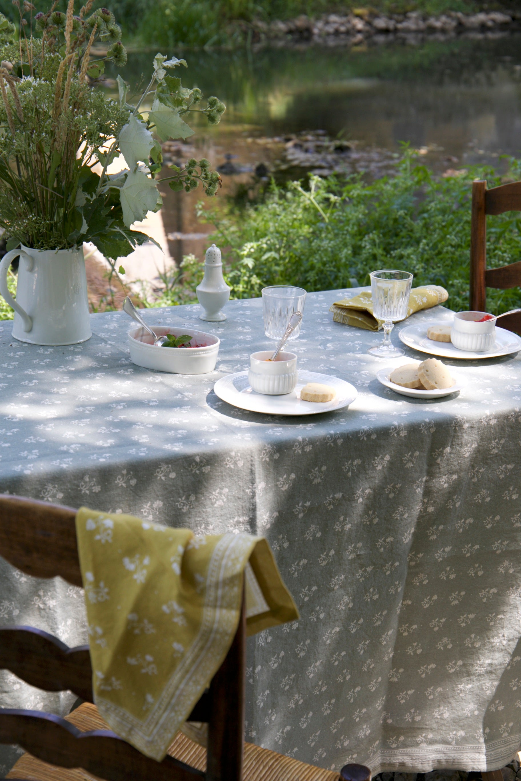Nappe carrée Henriette 160 cm x 160 cm en lin - Vert-de-gris