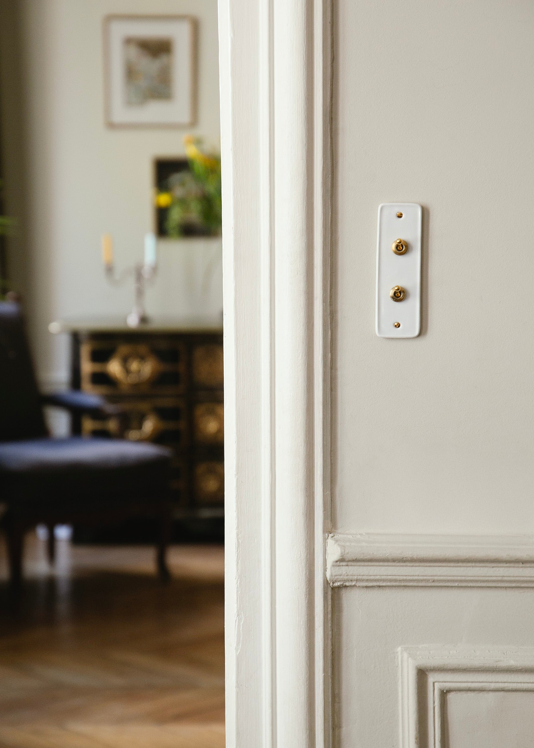 Interrupteur ADR x HI Double Laiton en Porcelaine Blanche