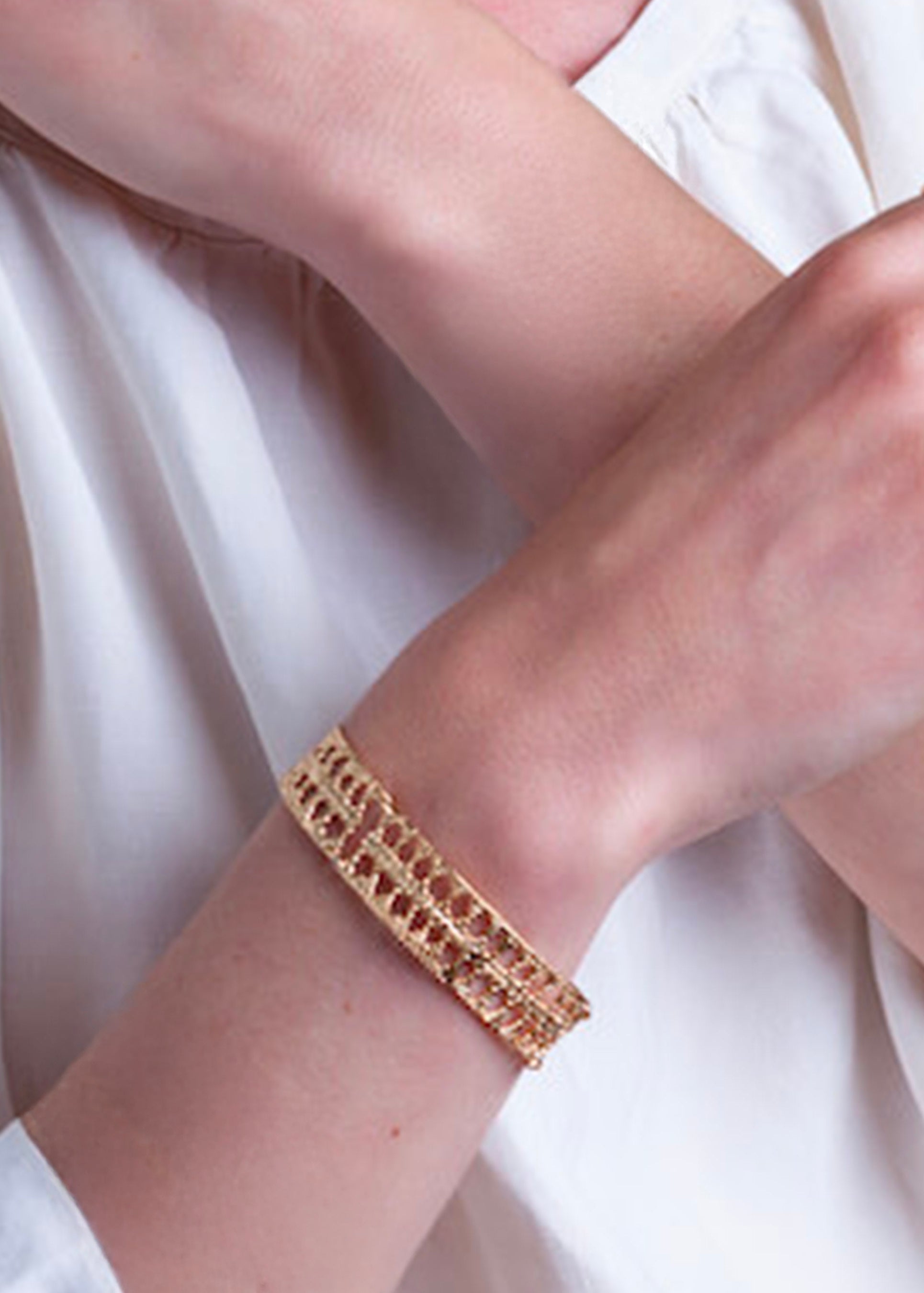 Silver-gilt bangle Lace