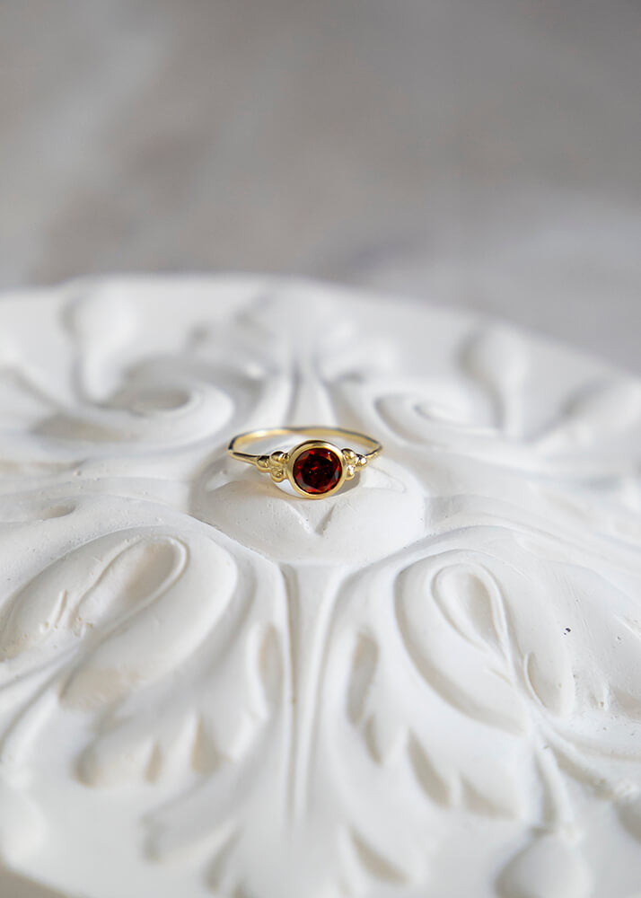 Joséphine Silver-gilt and garnet ring