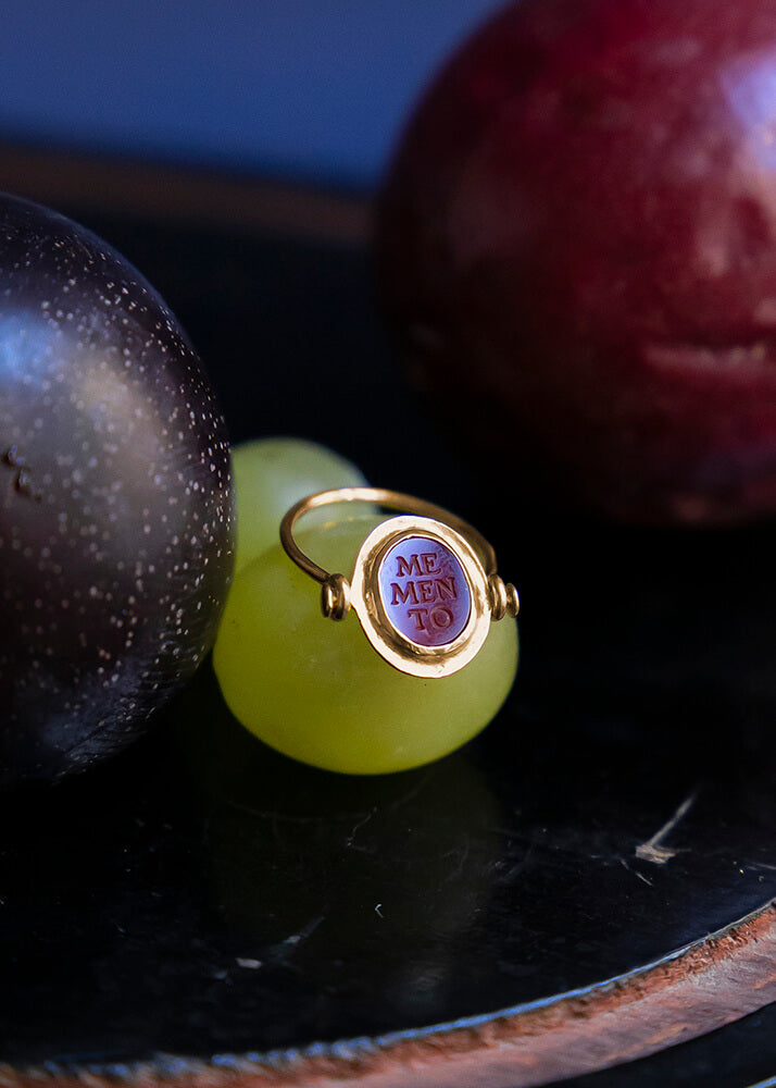 Memento 18-karat gold and carnelian intaglio ring