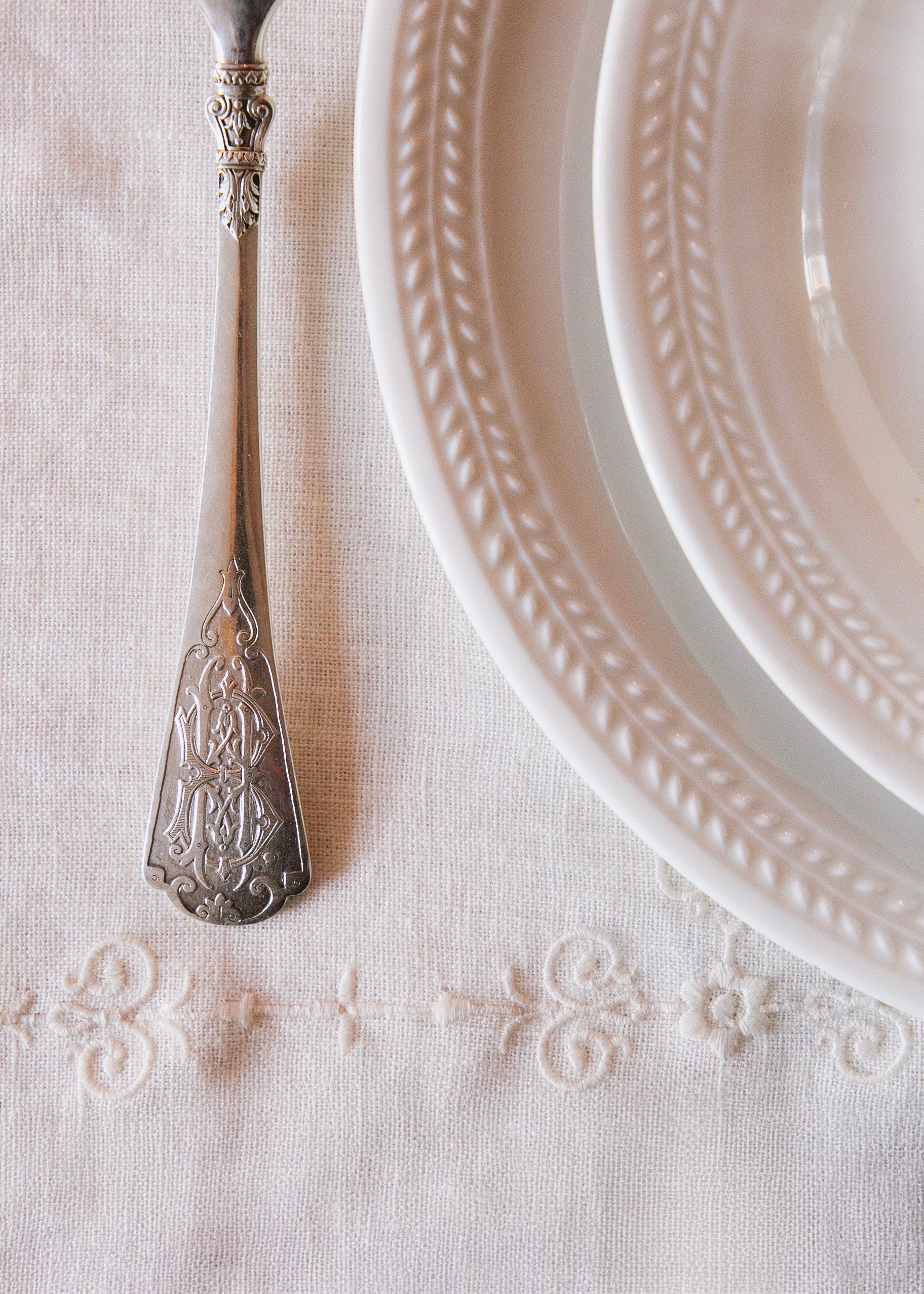 Salt or pepper cellar