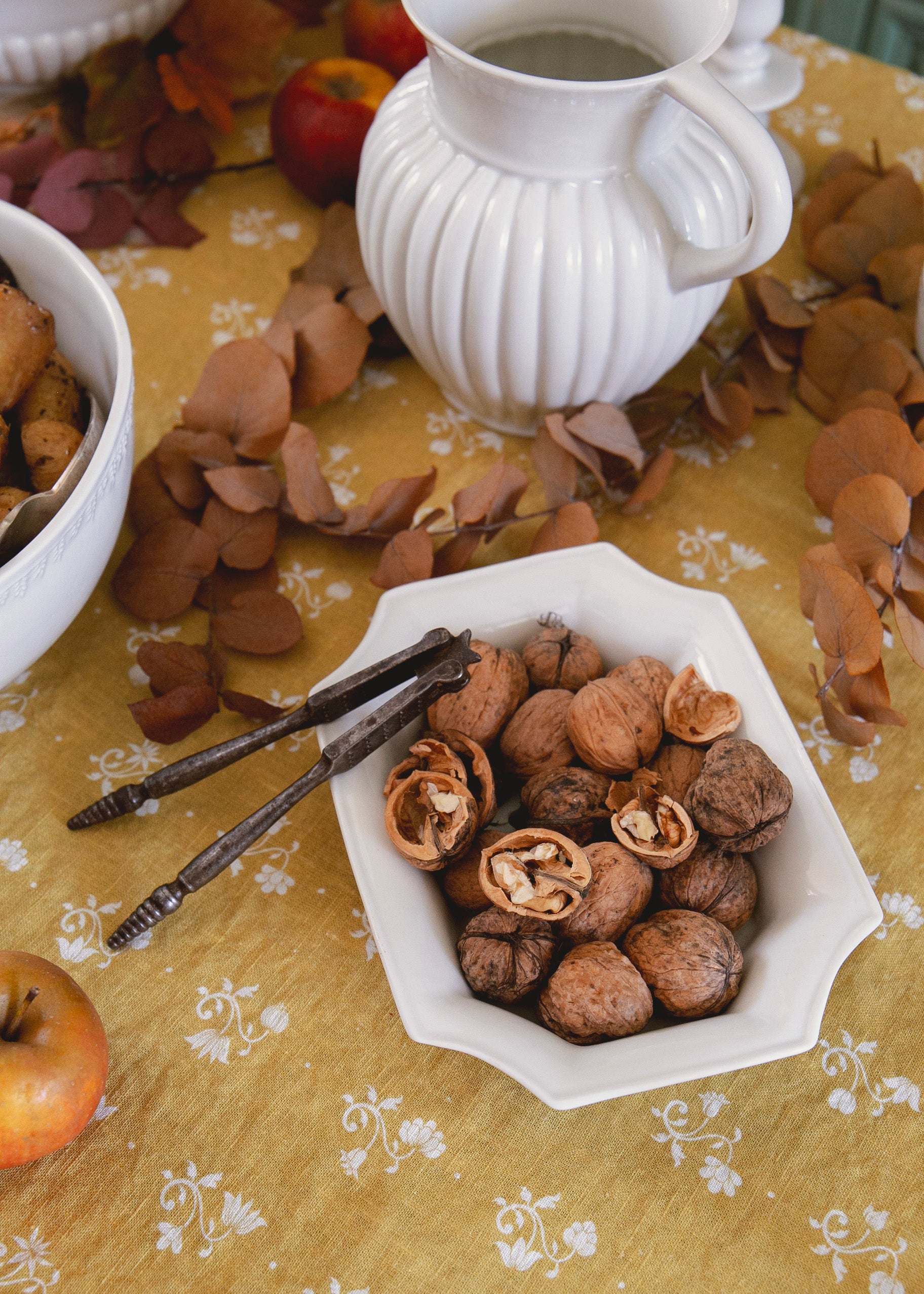 Napoleon pin tray in white porcelain