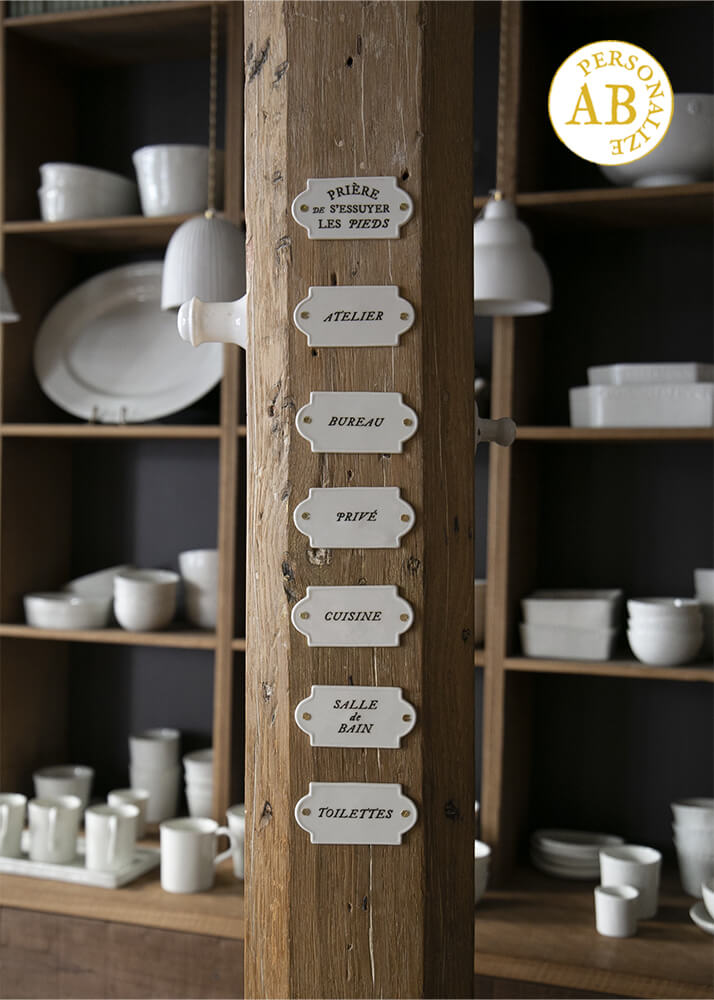 Plaques en porcelaine blanche