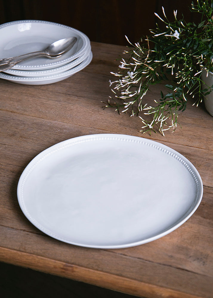 Plat rond Oreste en porcelaine blanche