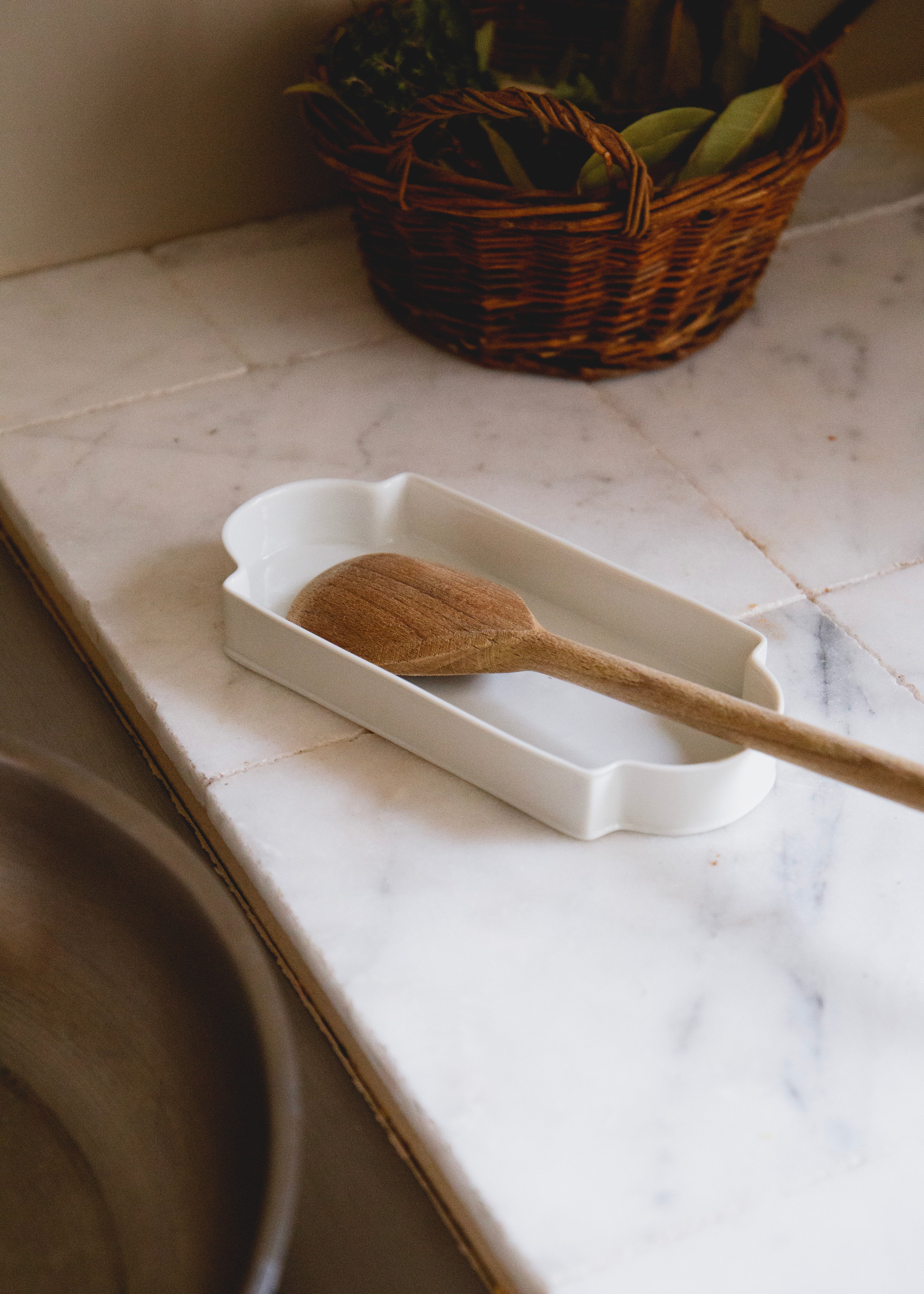 Plumier en porcelaine blanche