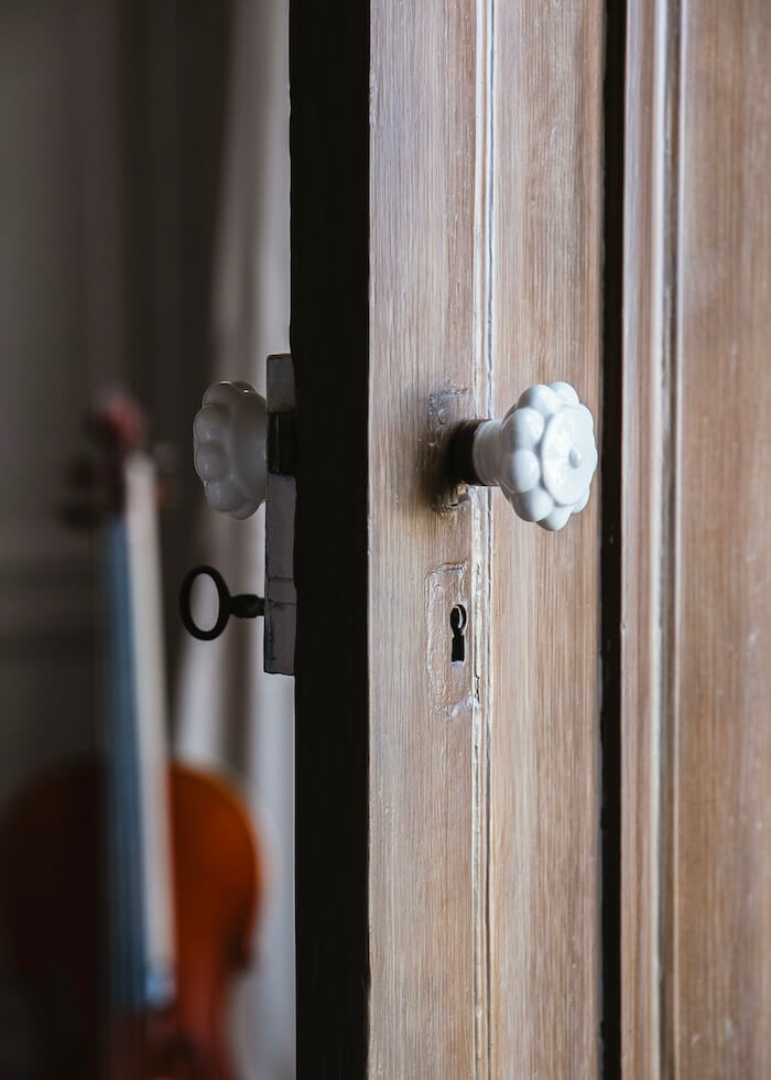 Poignée de porte en porcelaine de Limoges