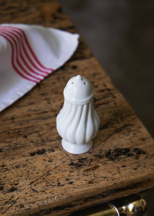 Poivrière | Porcelaine de Limoges | Art de la table | Alix D. Reynis