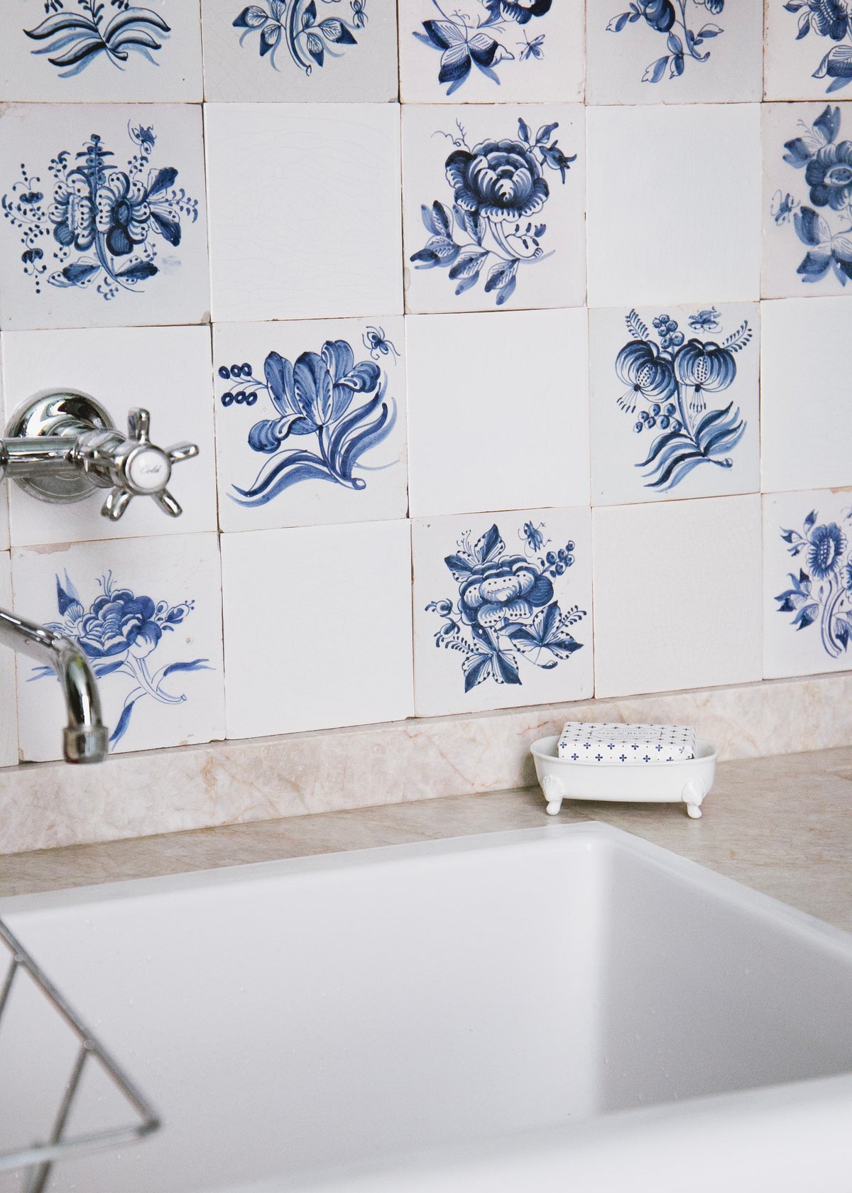 Saint Jacques soap dish in white porcelain