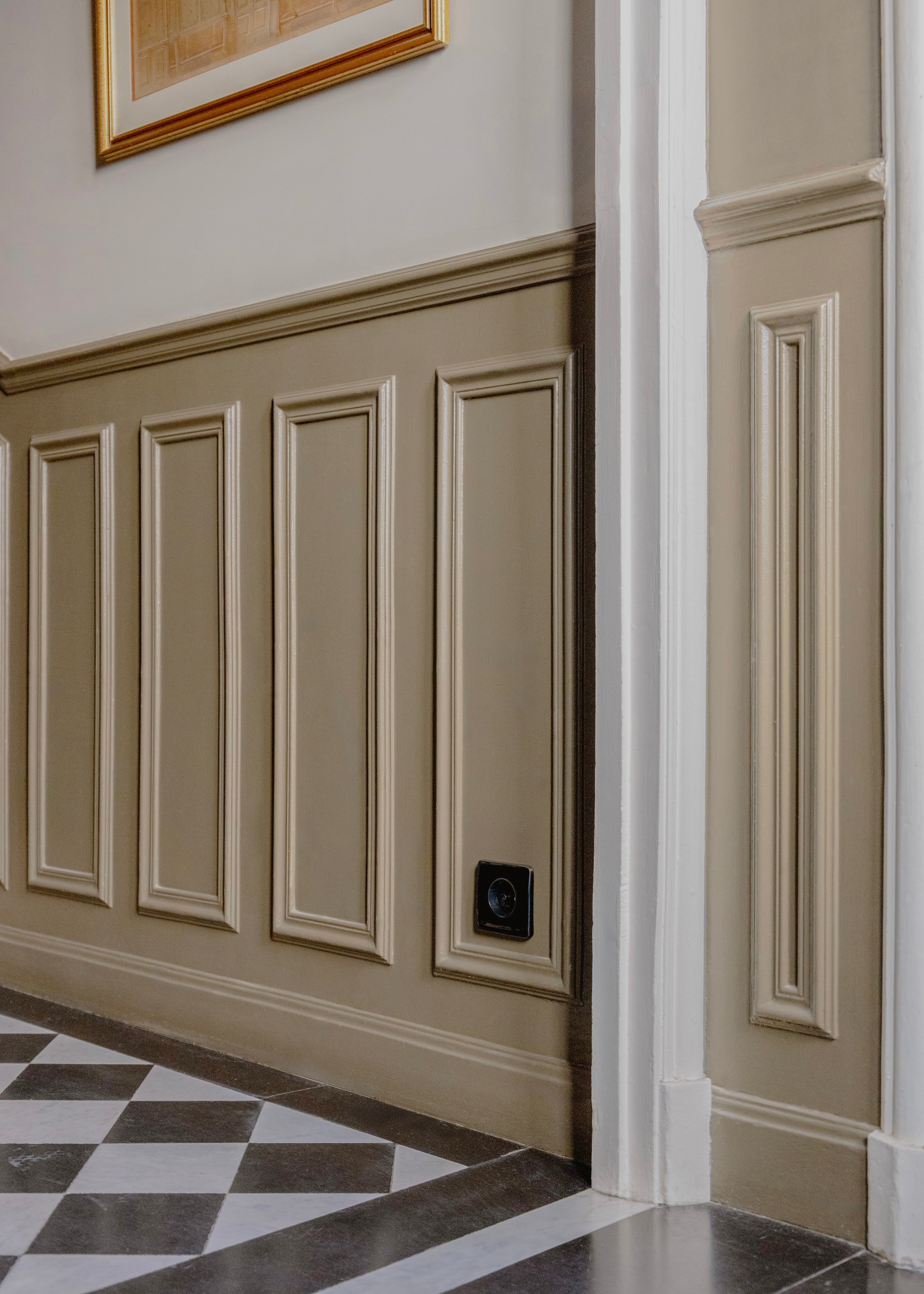 ADR x HI Single Socket in Black Porcelain