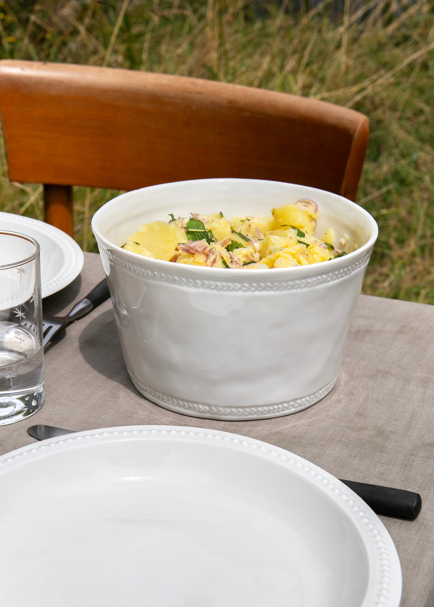 Empire straight salad bowl in white porcelain